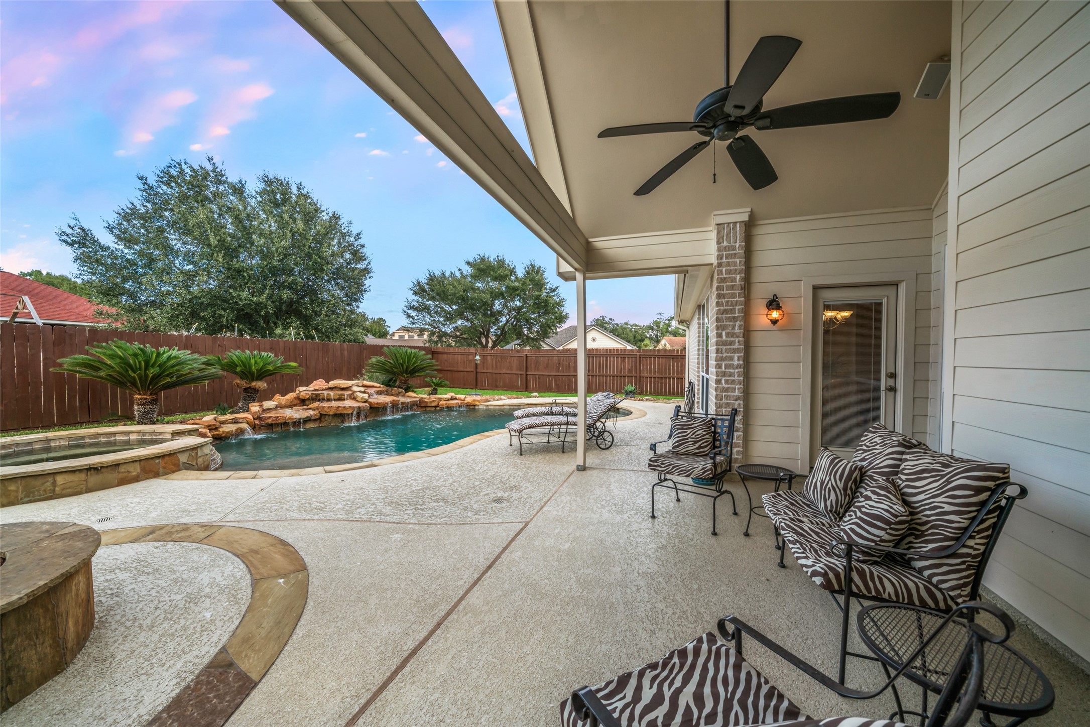 17412 Waterview Drive, Montgomery, TX 77356