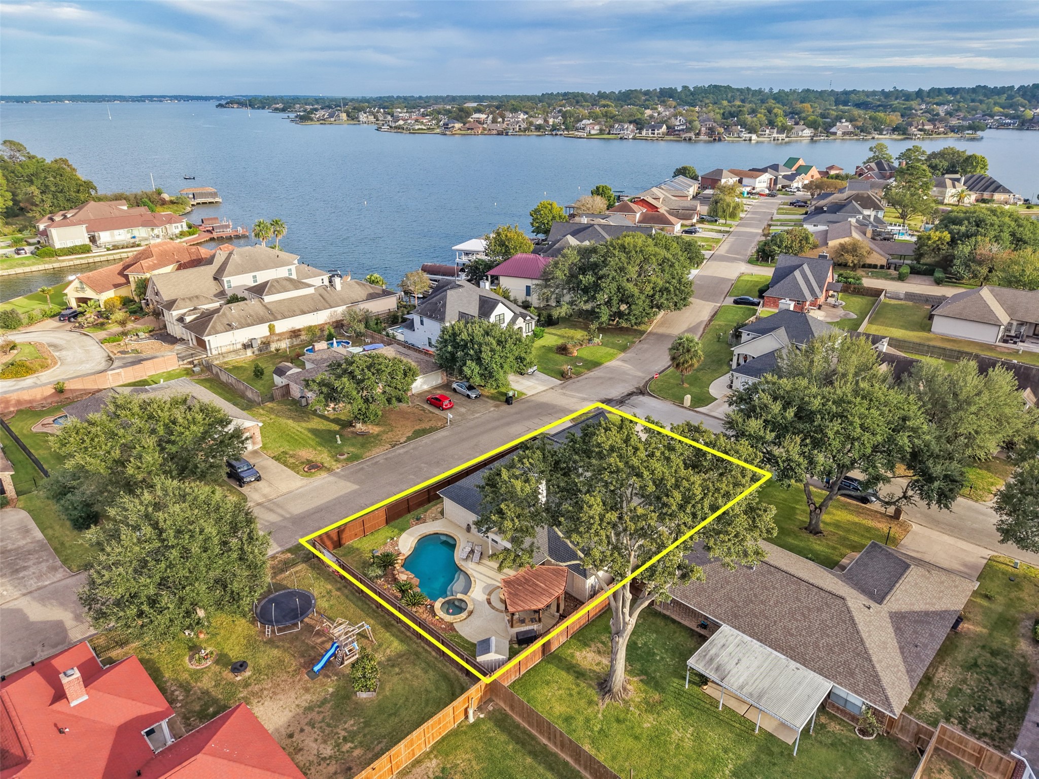 17412 Waterview Drive, Montgomery, TX 77356