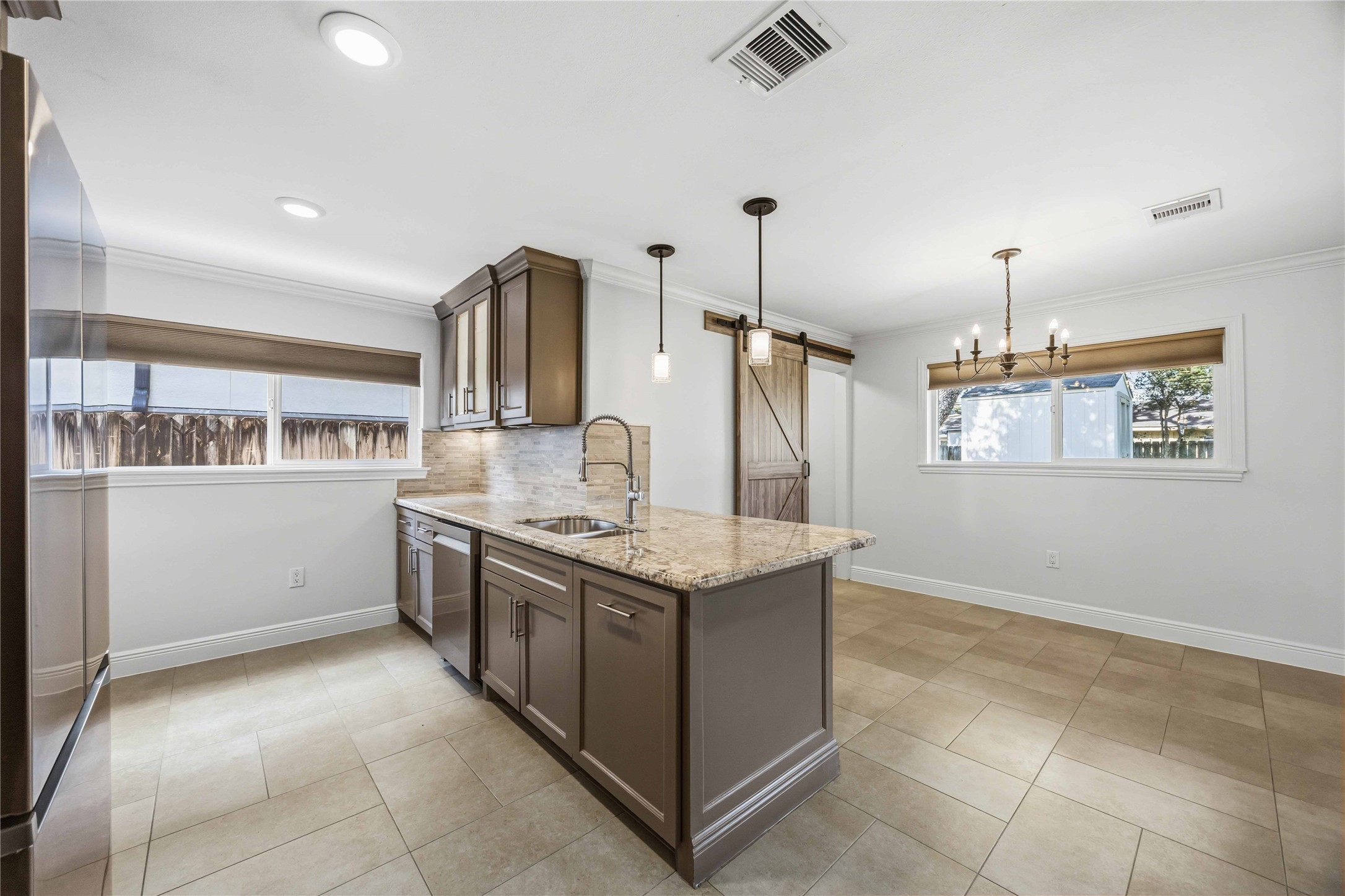 5722 N Braeswood Boulevard, Houston, TX 77096
