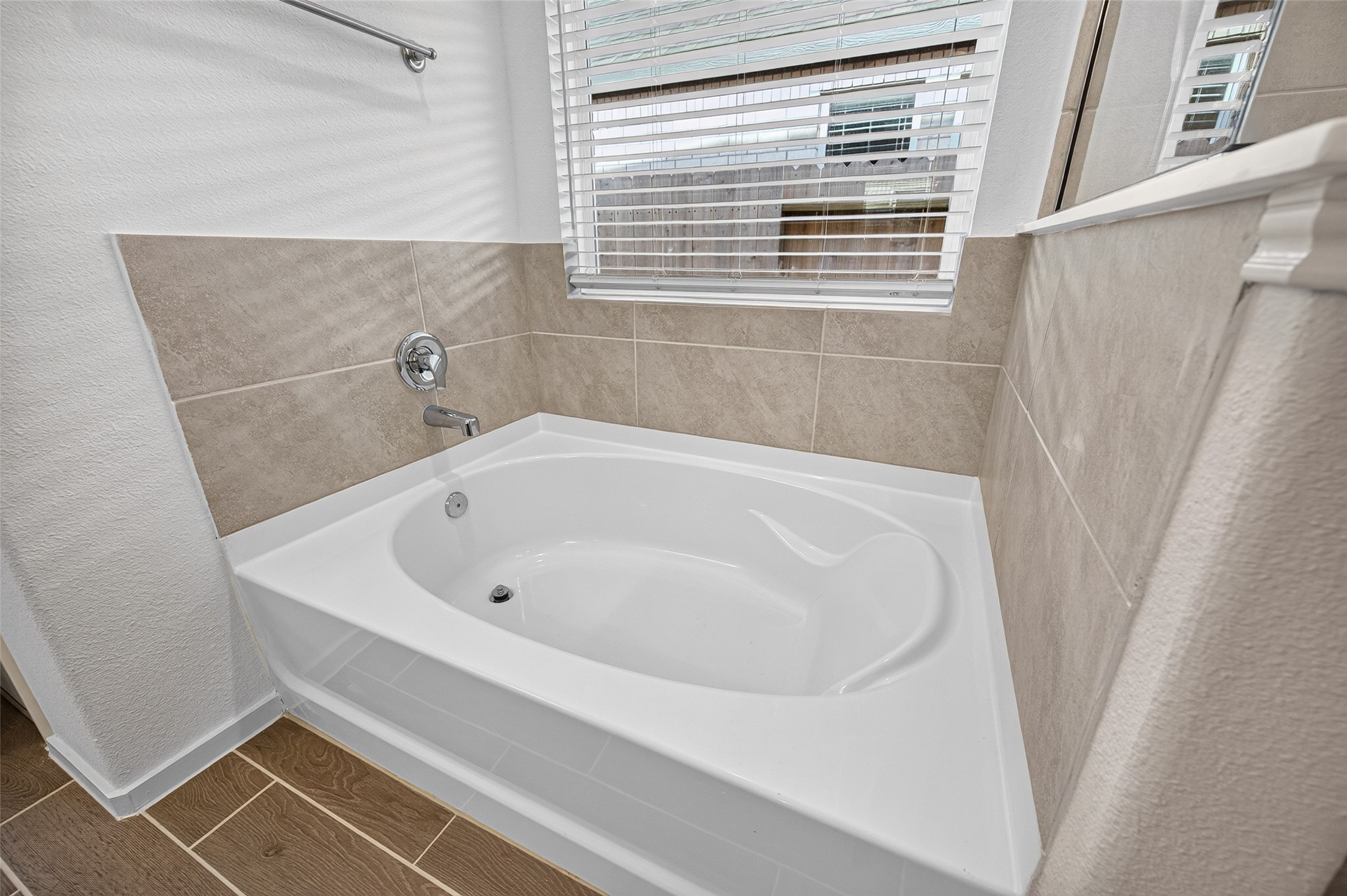 1052 Apple Ridge Road, Magnolia, TX 77355