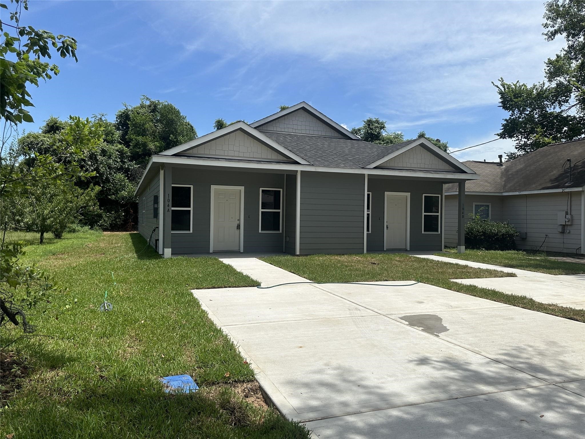 104 Turner Drive, Willis, TX 77378