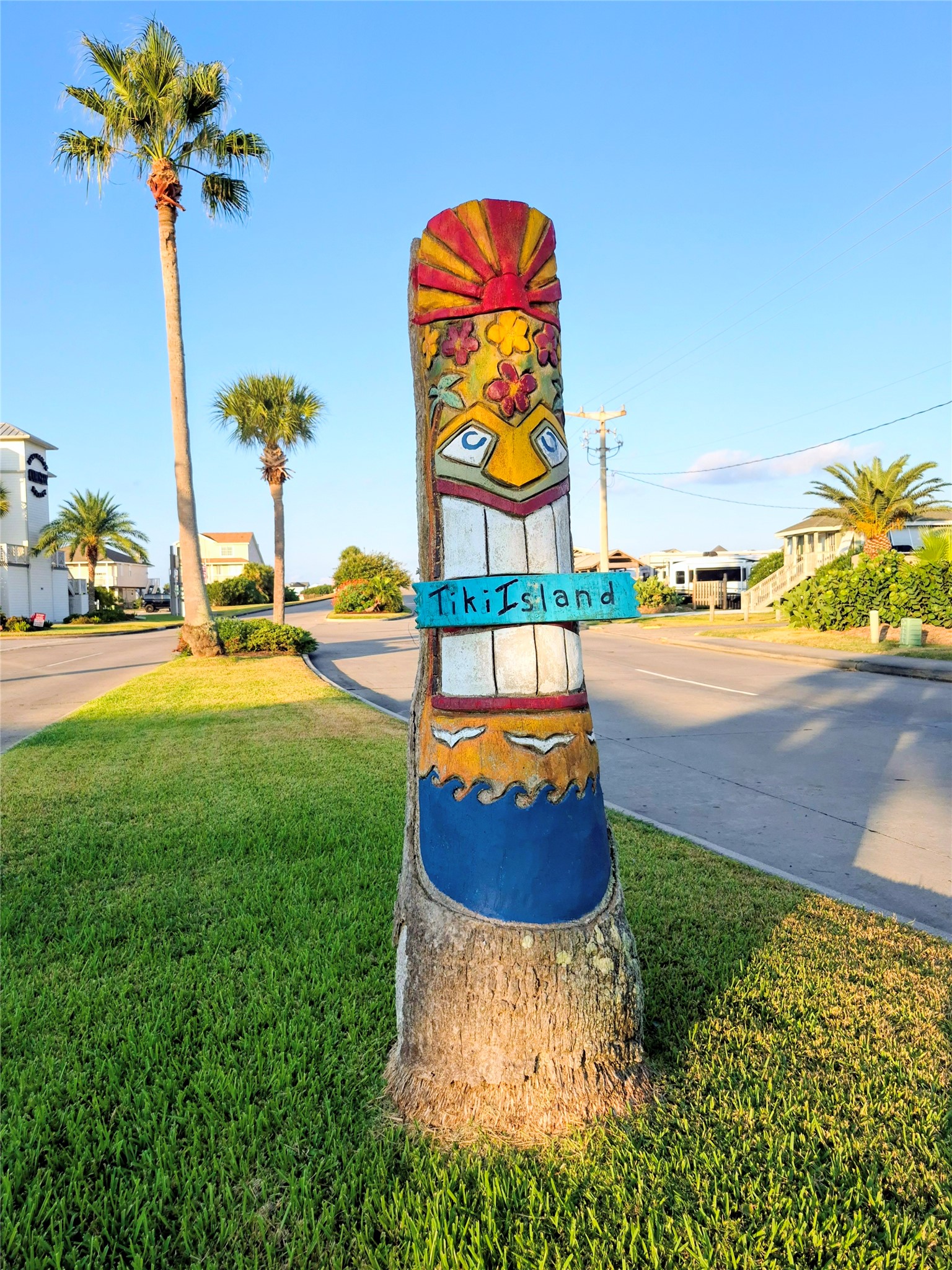 Palms into decorated totem poles