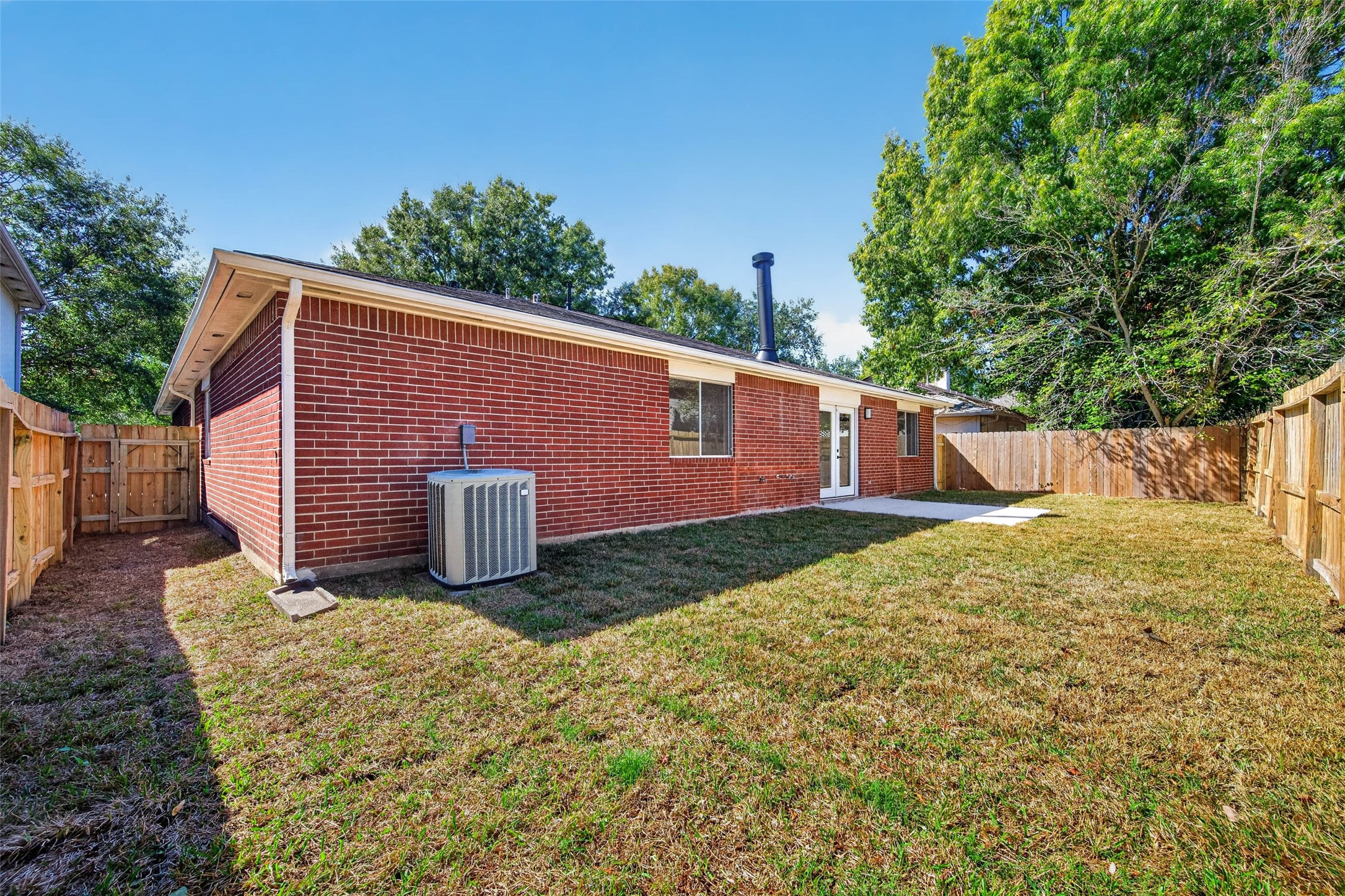 1723 Oak Ridge Drive, Kemah, TX 77565