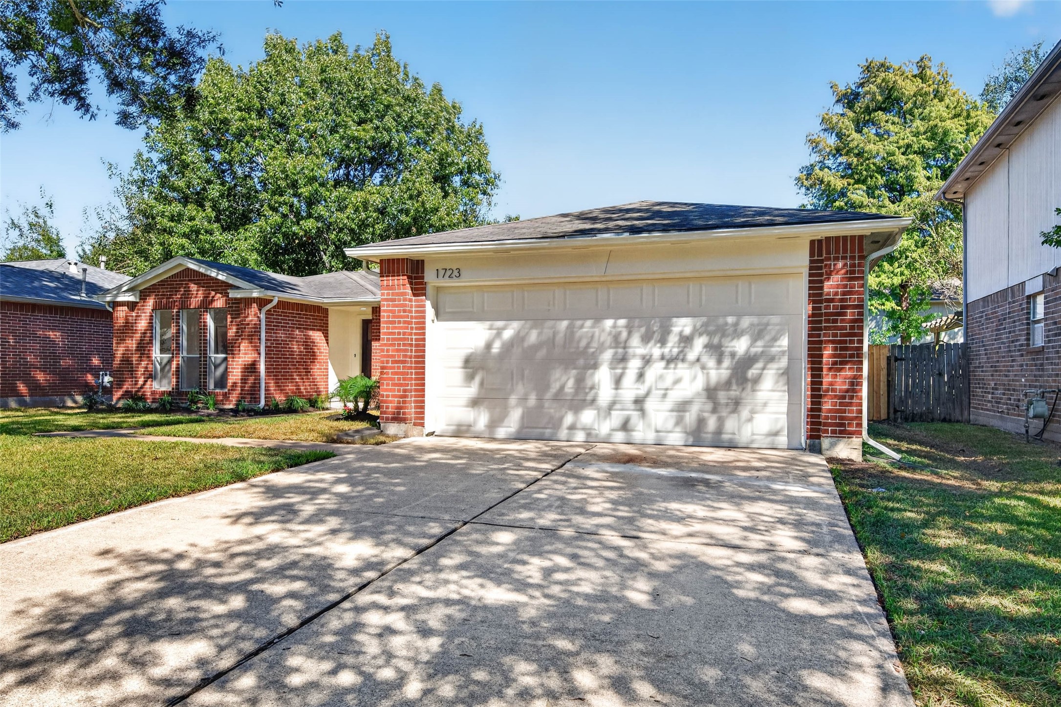 1723 Oak Ridge Drive, Kemah, TX 77565
