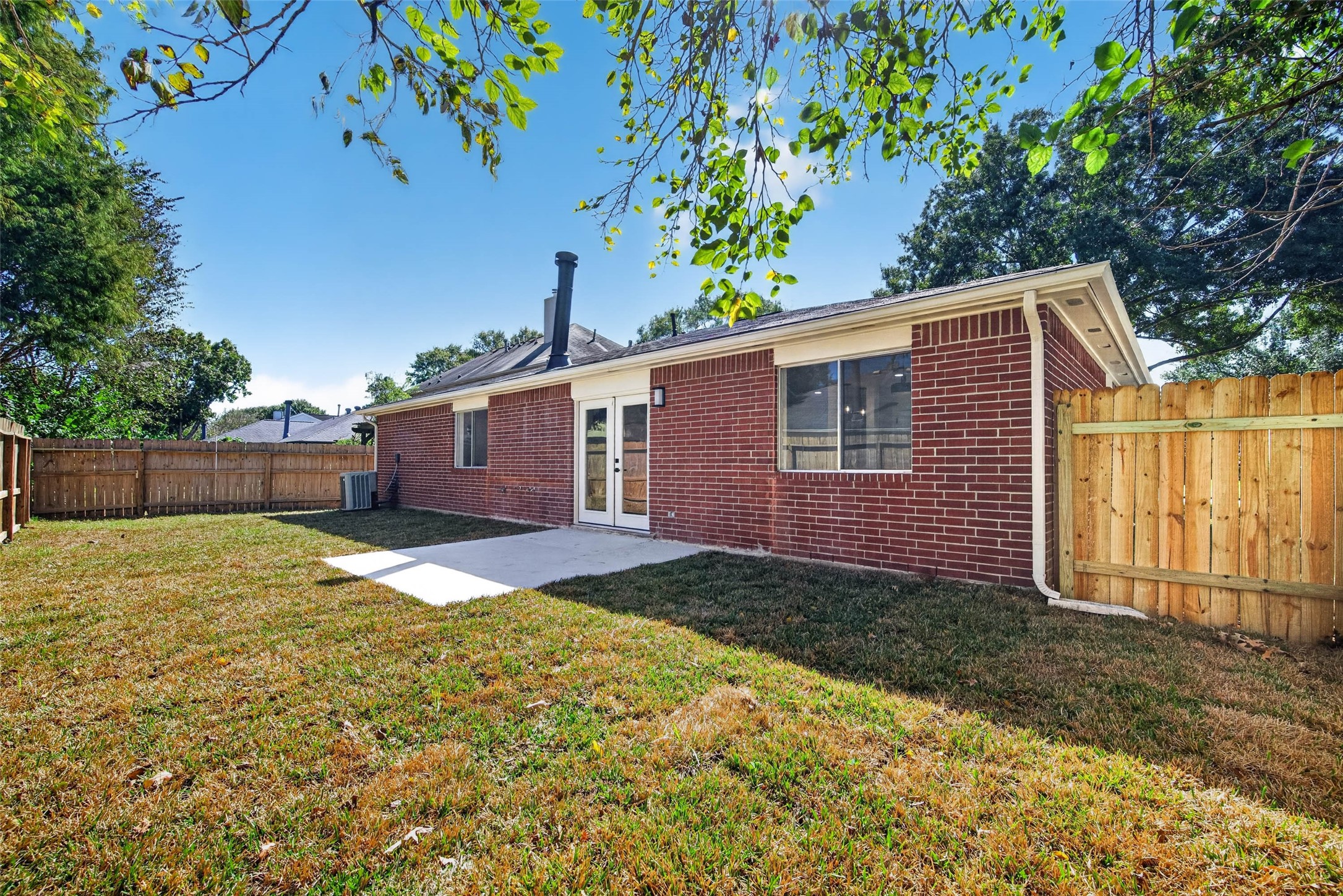 1723 Oak Ridge Drive, Kemah, TX 77565