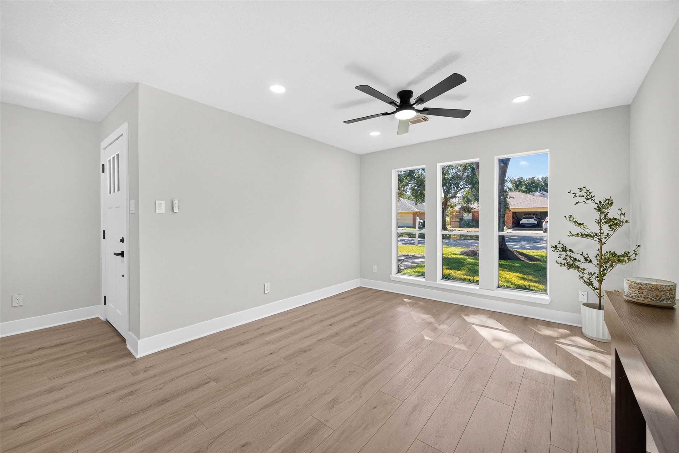 1723 Oak Ridge Drive, Kemah, TX 77565