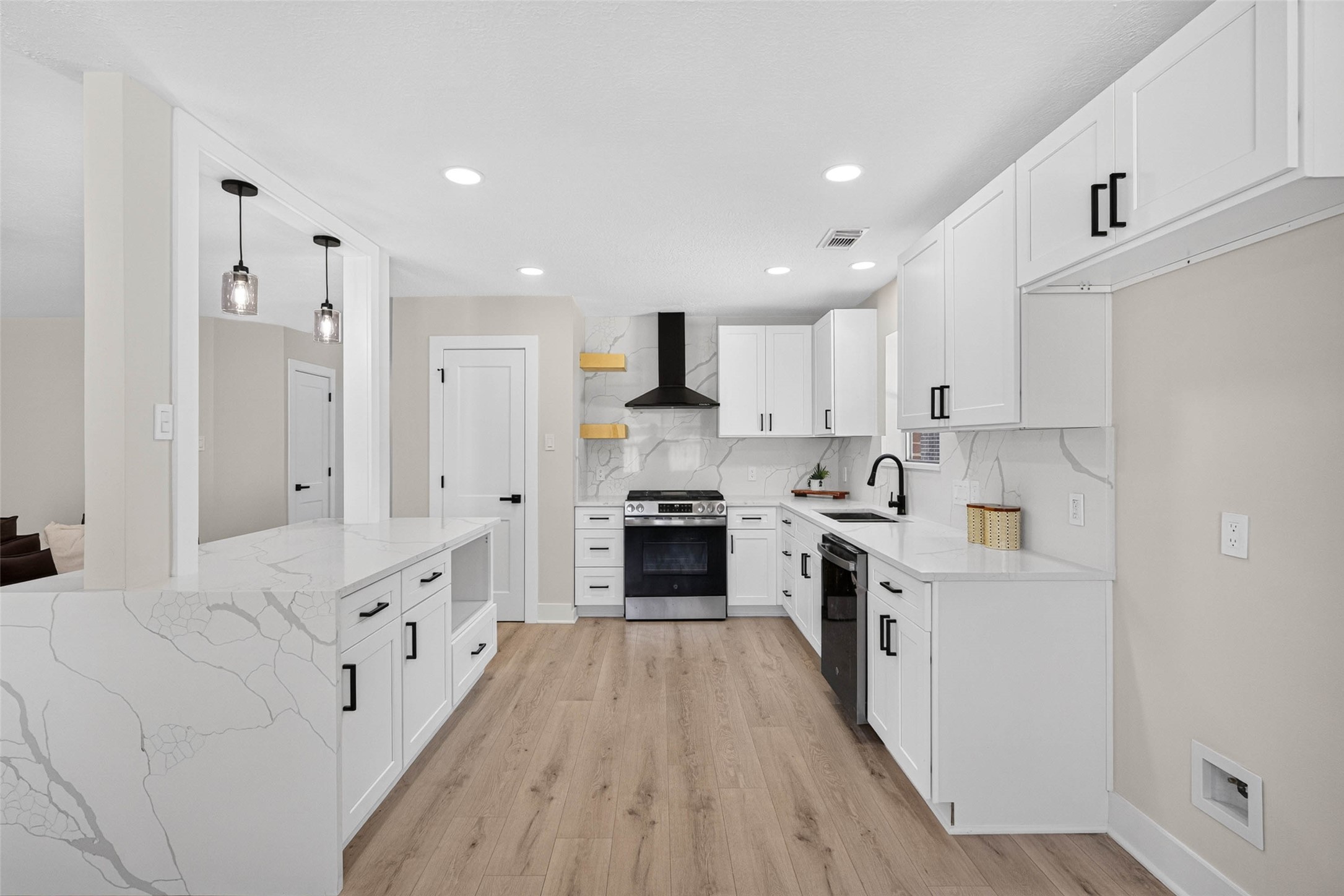 1723 Oak Ridge Drive, Kemah, TX 77565