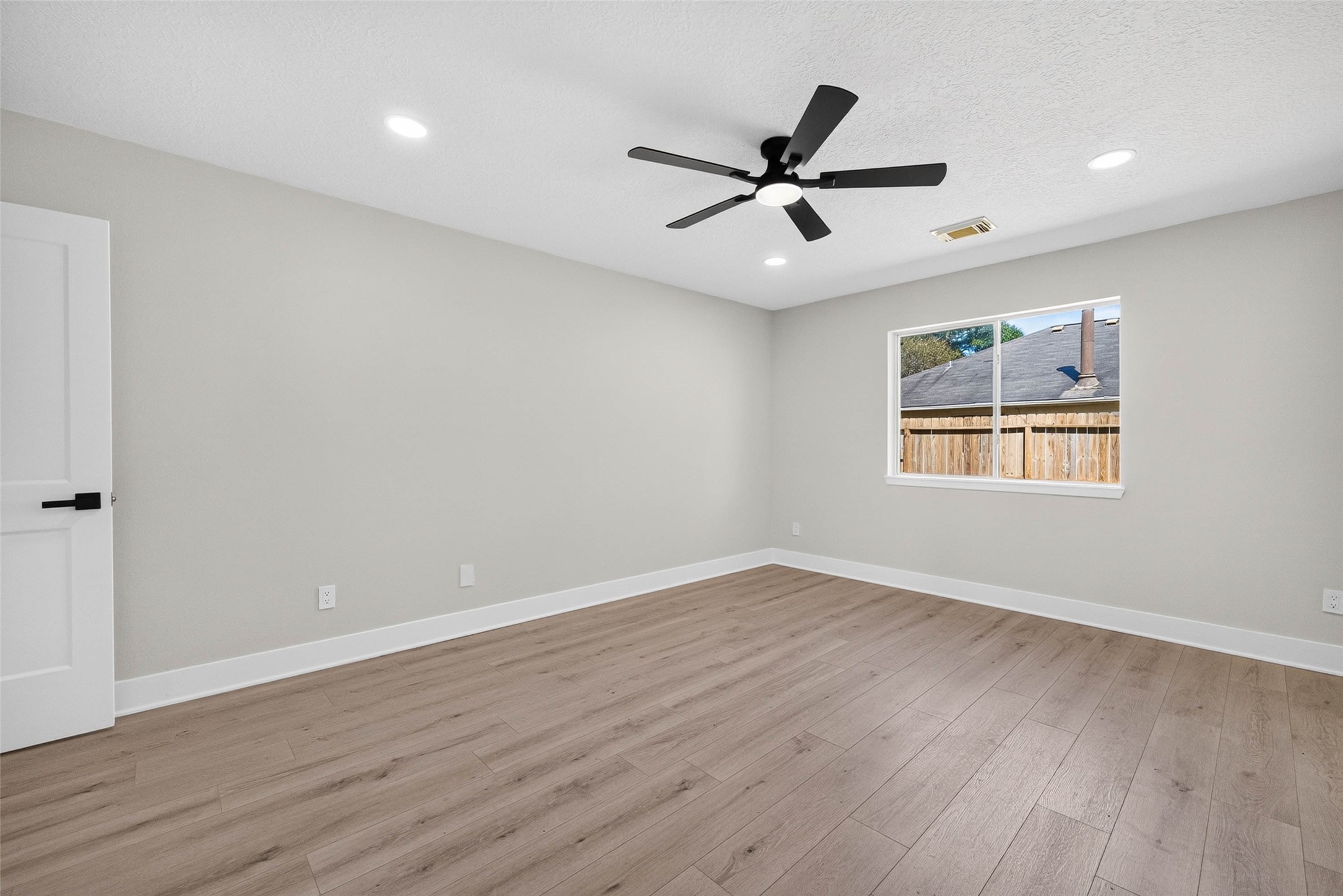 1723 Oak Ridge Drive, Kemah, TX 77565