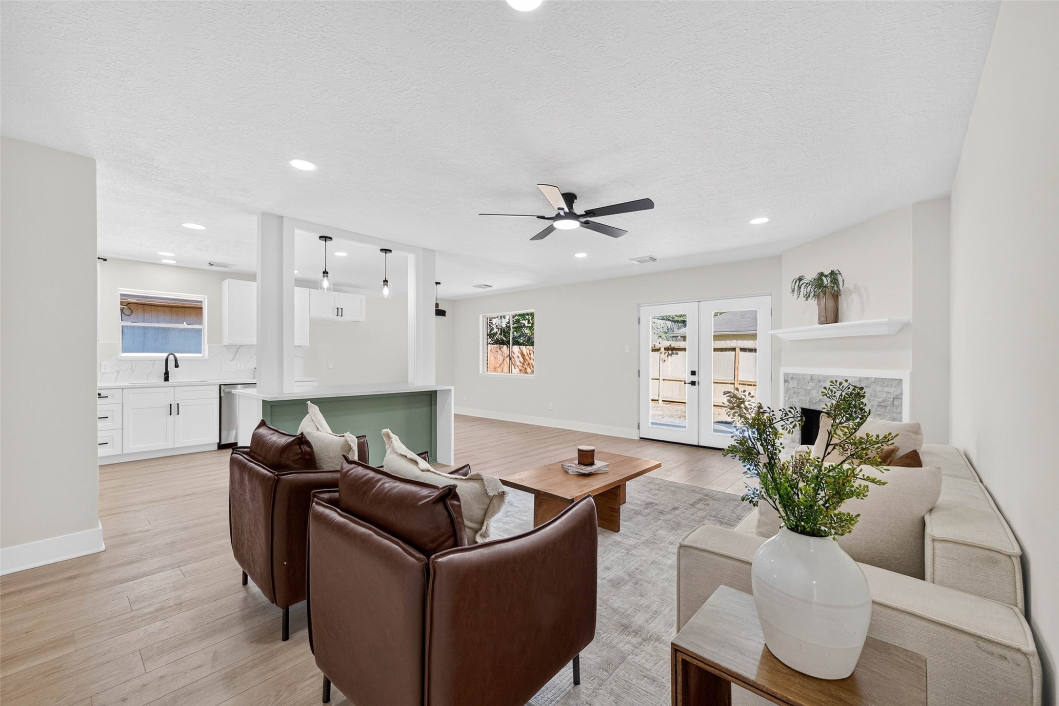 1723 Oak Ridge Drive, Kemah, TX 77565