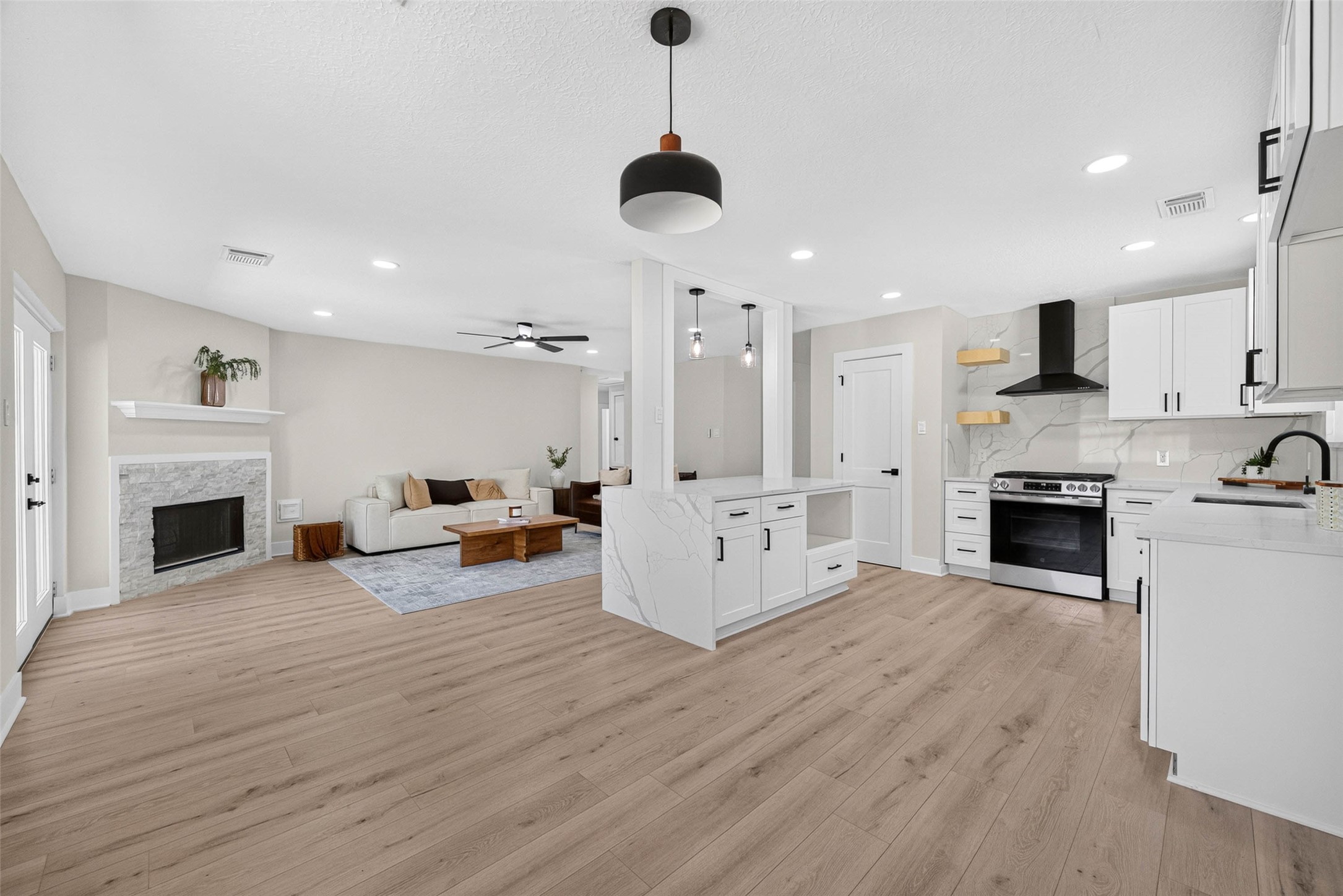1723 Oak Ridge Drive, Kemah, TX 77565