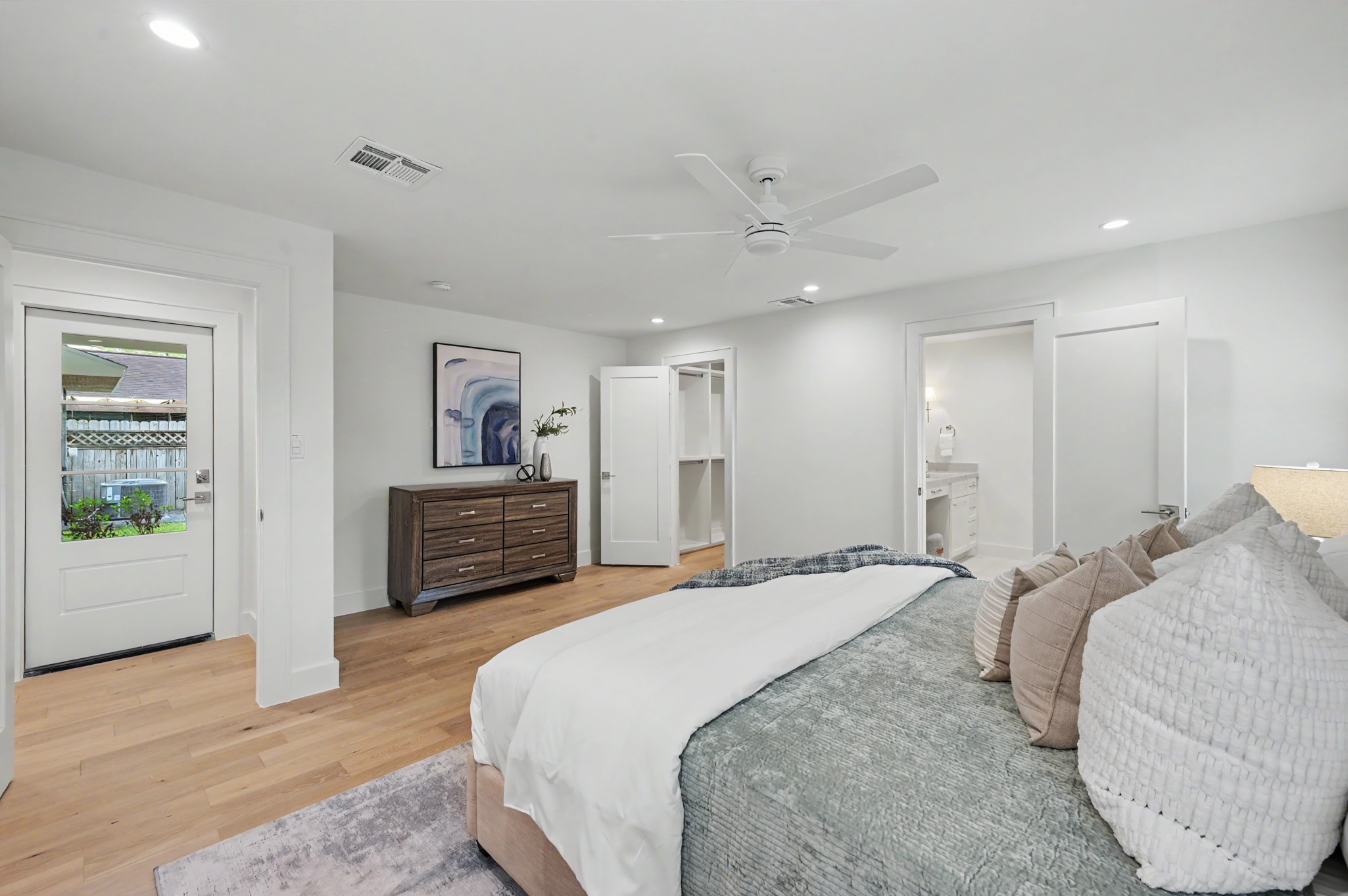 2311 Cheshire Lane, Houston, TX 77018