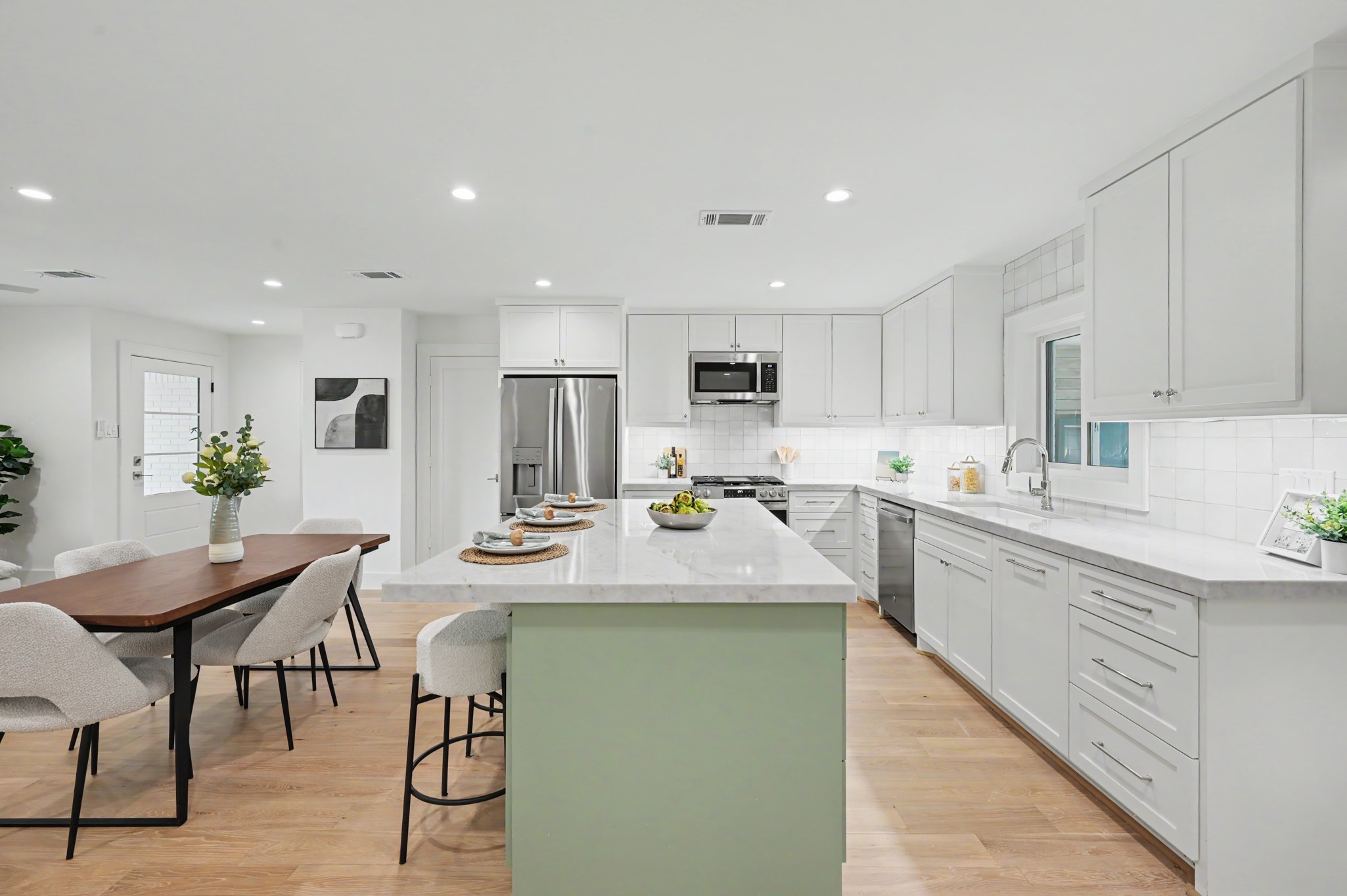 2311 Cheshire Lane, Houston, TX 77018