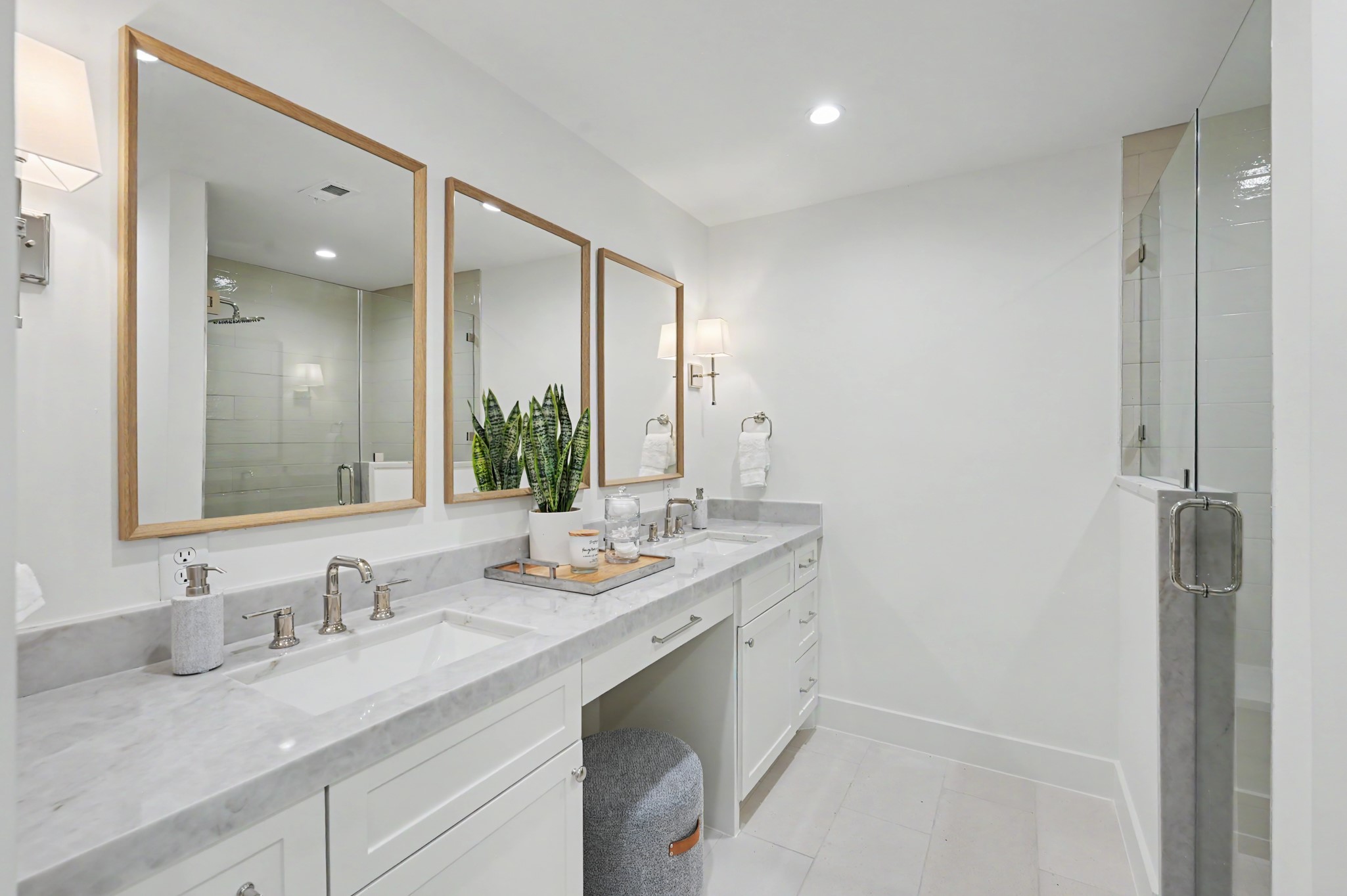 2311 Cheshire Lane, Houston, TX 77018