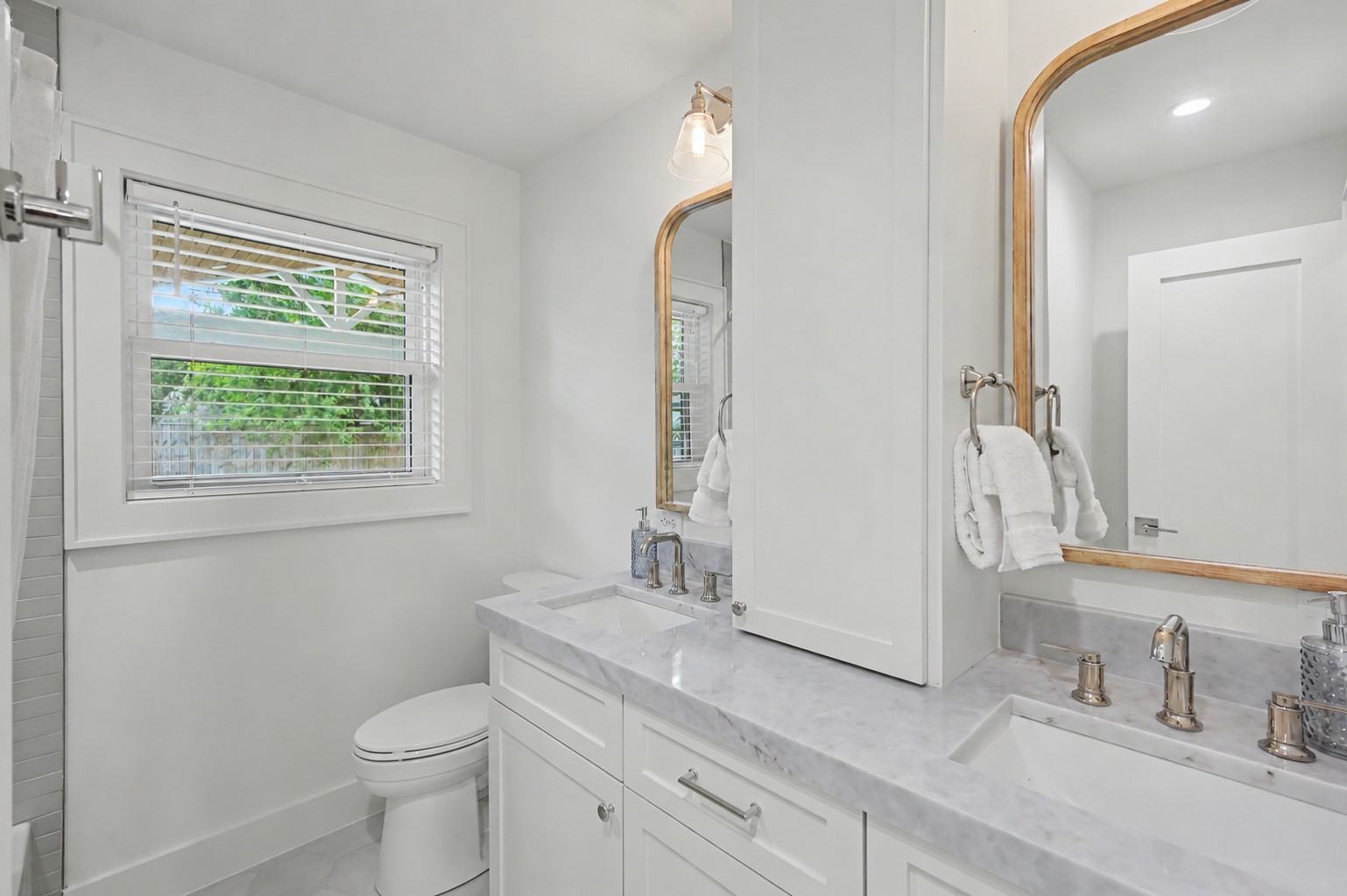 2311 Cheshire Lane, Houston, TX 77018