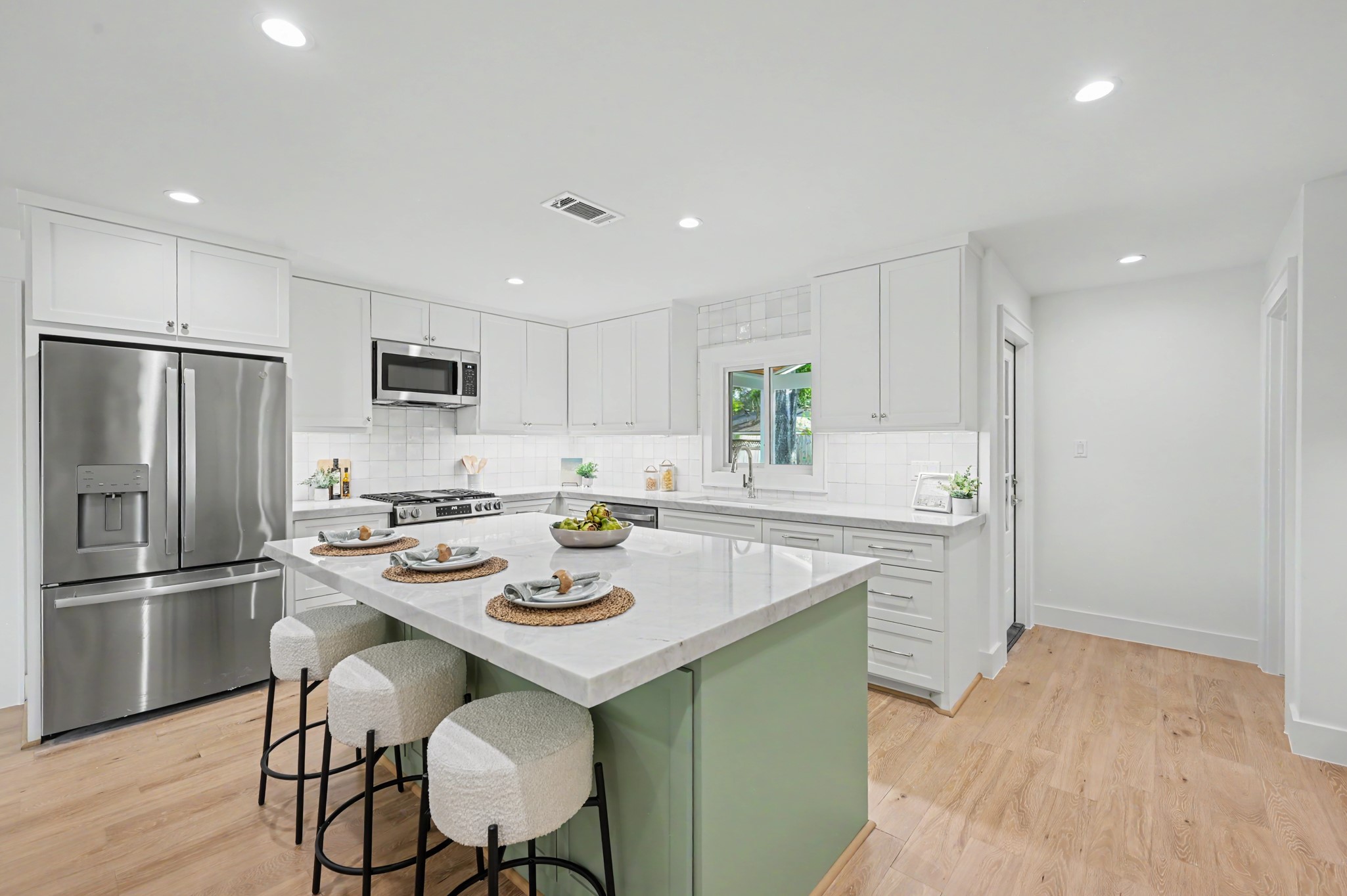 2311 Cheshire Lane, Houston, TX 77018