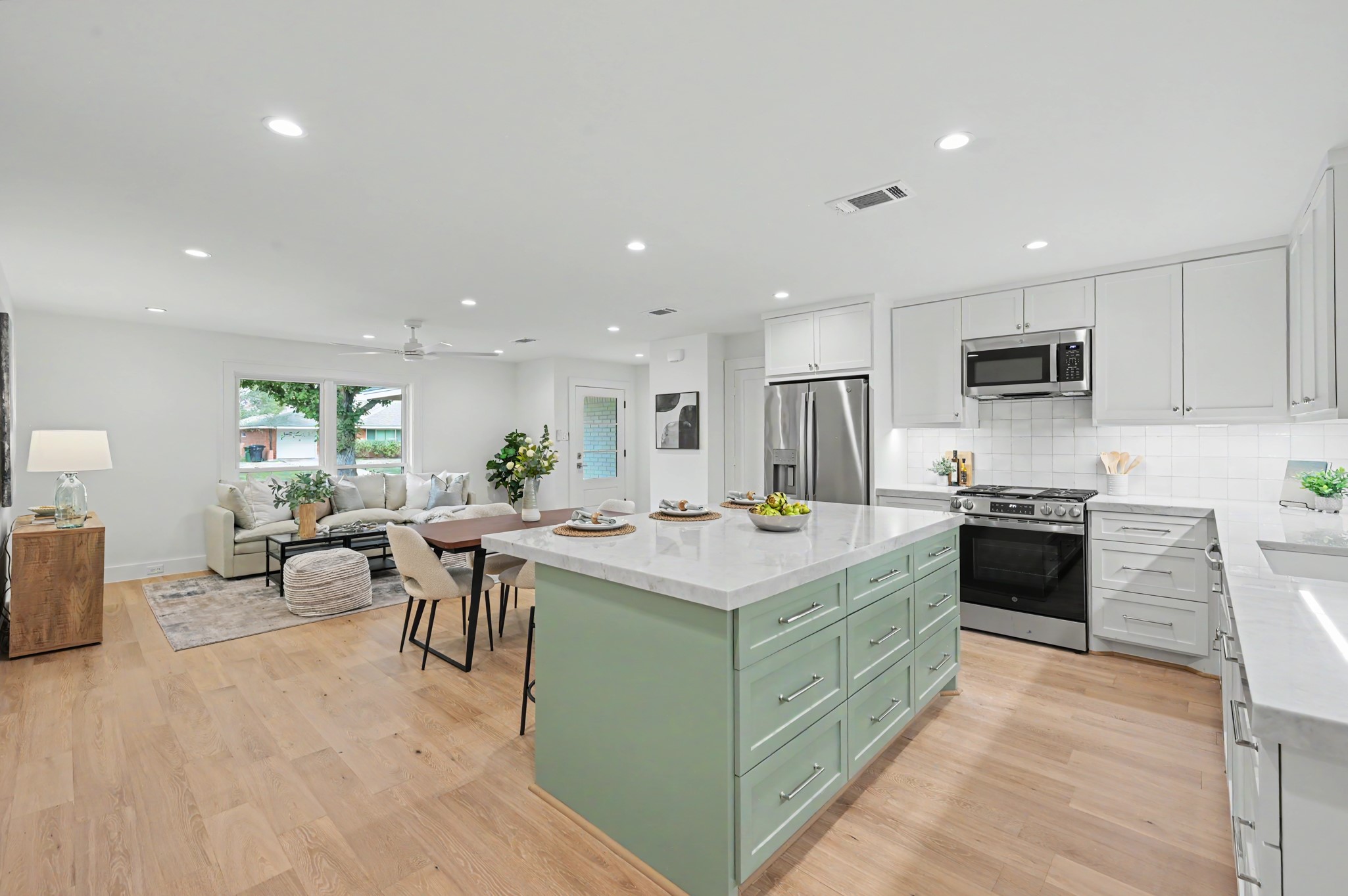 2311 Cheshire Lane, Houston, TX 77018
