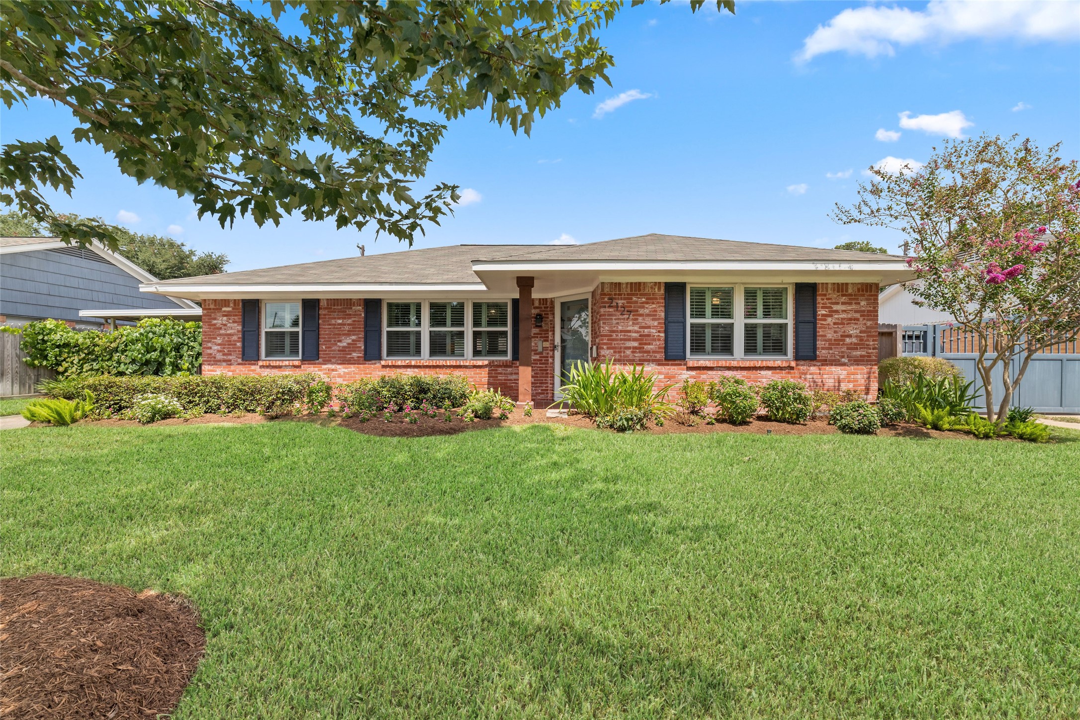 Welcome to 2127 Lazybrook Drive Welcome to 2127 Lazybrook Drive