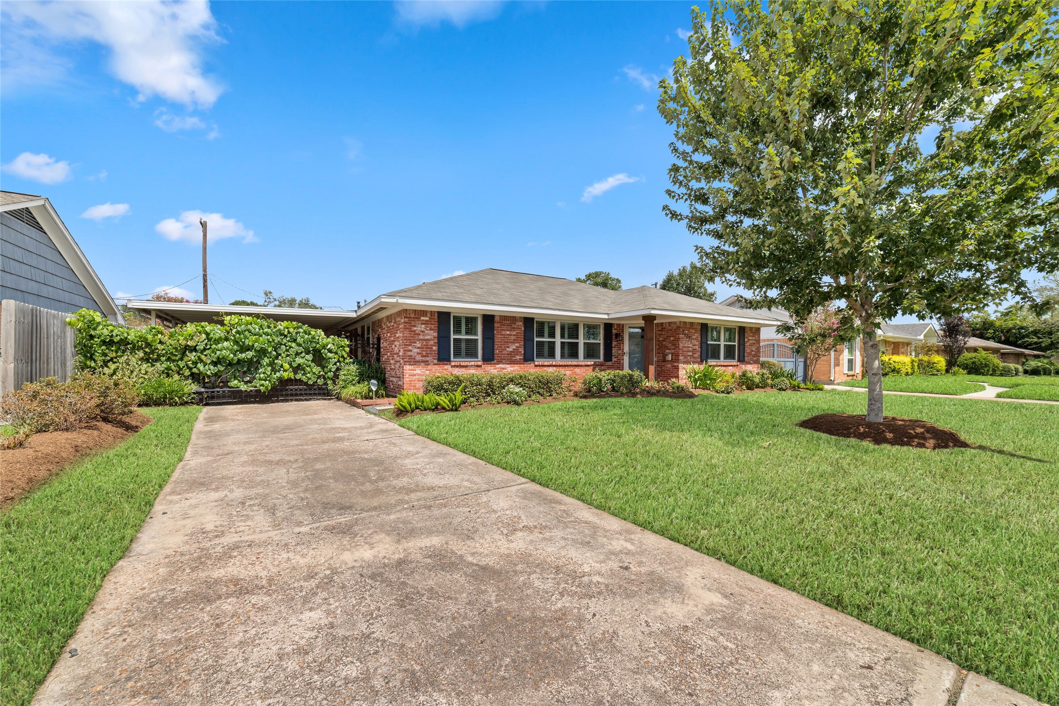 2127 Lazybrook Drive, Houston, TX 77008