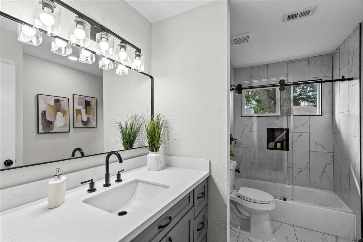 5933 Sanford Rd, Houston, TX 77096
