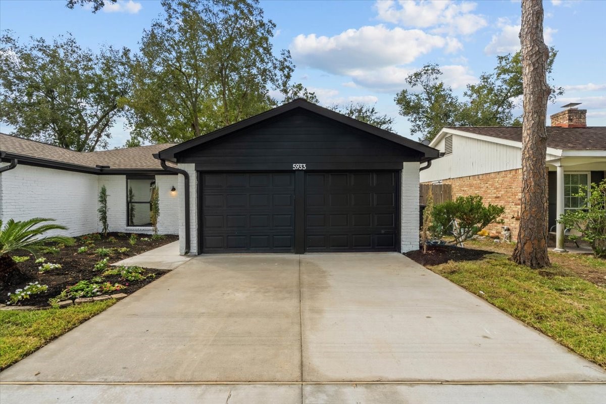 5933 Sanford Rd, Houston, TX 77096 5933 Sanford Rd, Houston, TX 77096