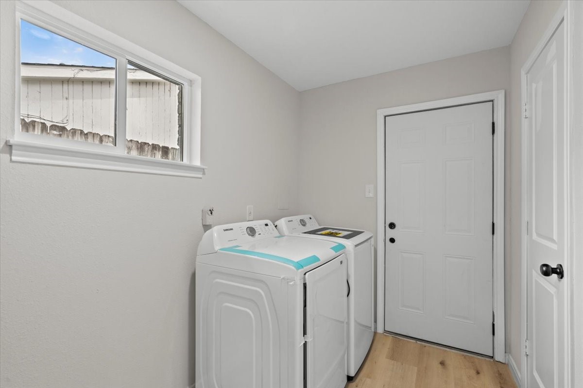 5933 Sanford Rd, Houston, TX 77096