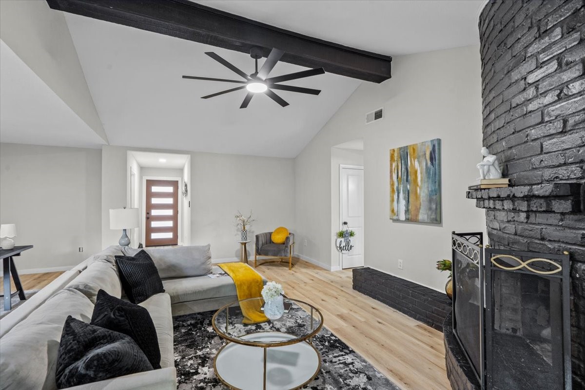 5933 Sanford Rd, Houston, TX 77096