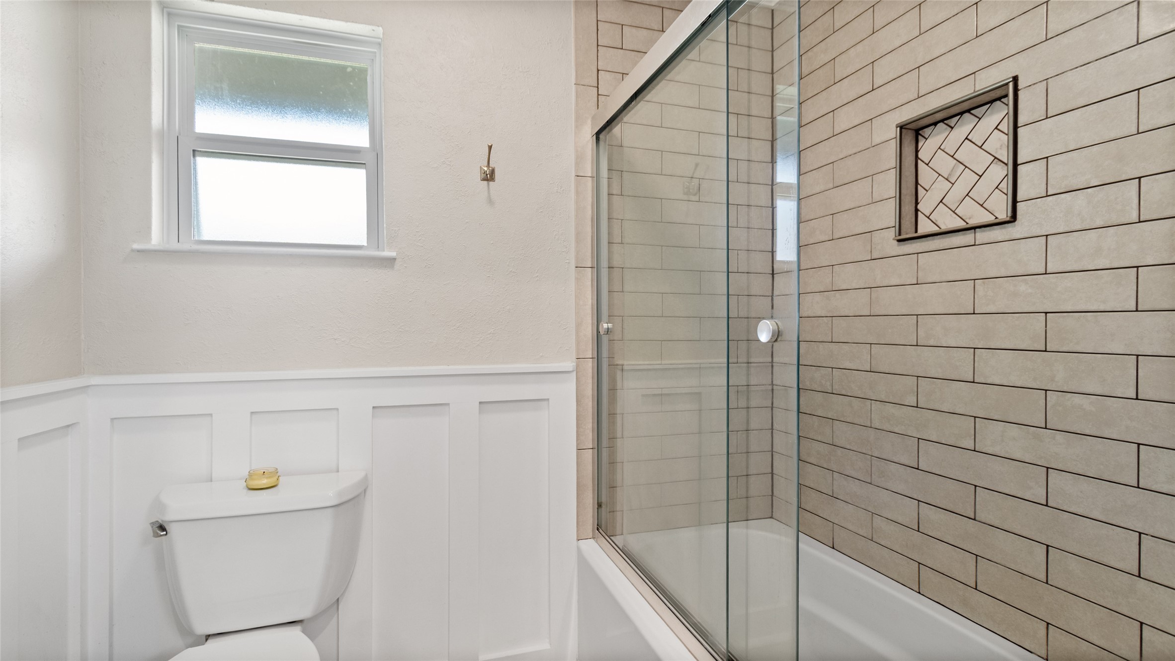 Primary bathroom with tub/shower combo