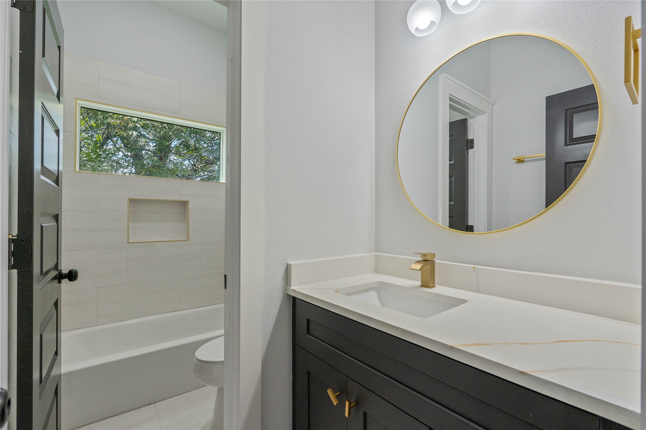 Secondary Full Bath