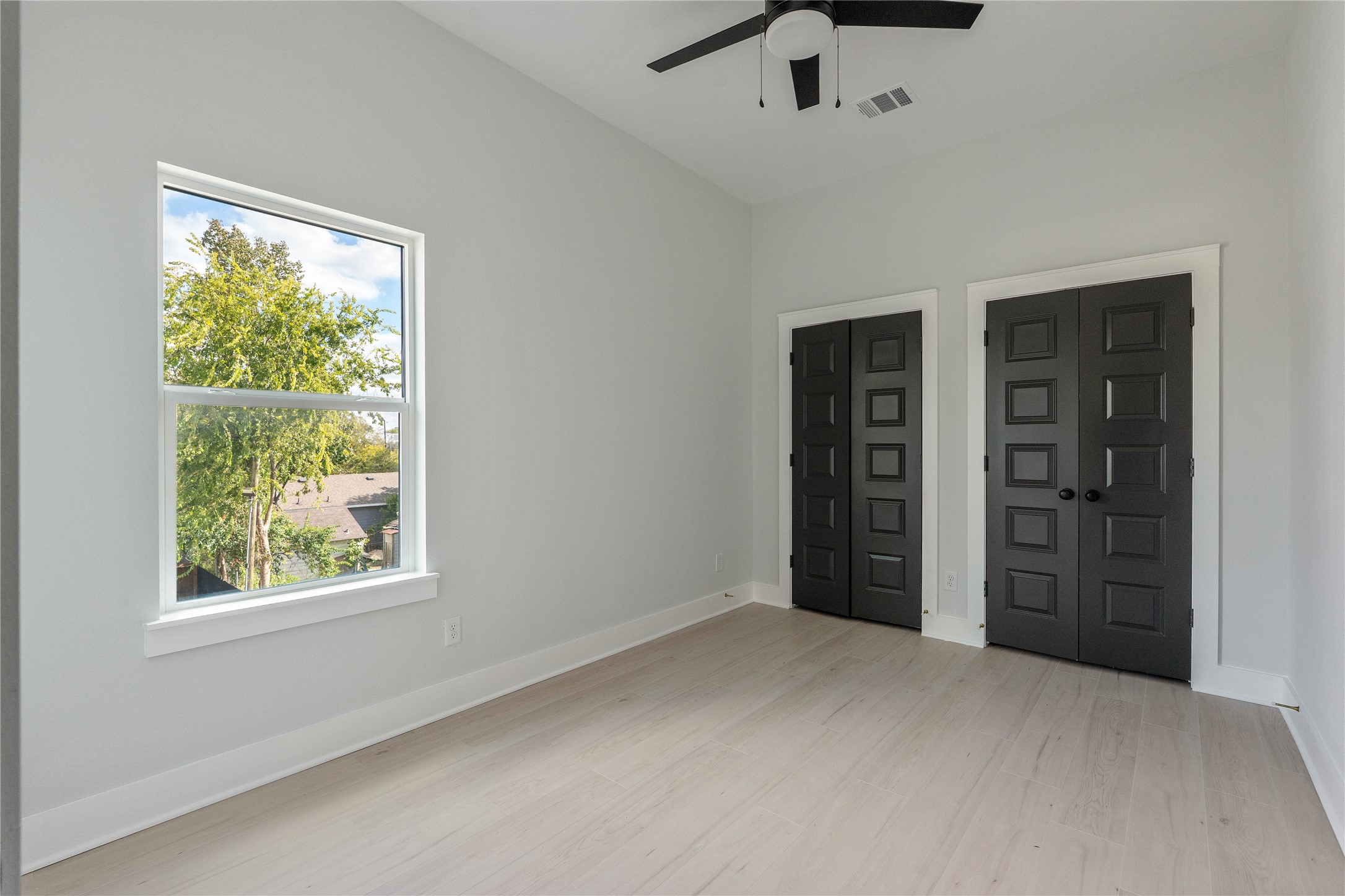 Secondary Bedroom.