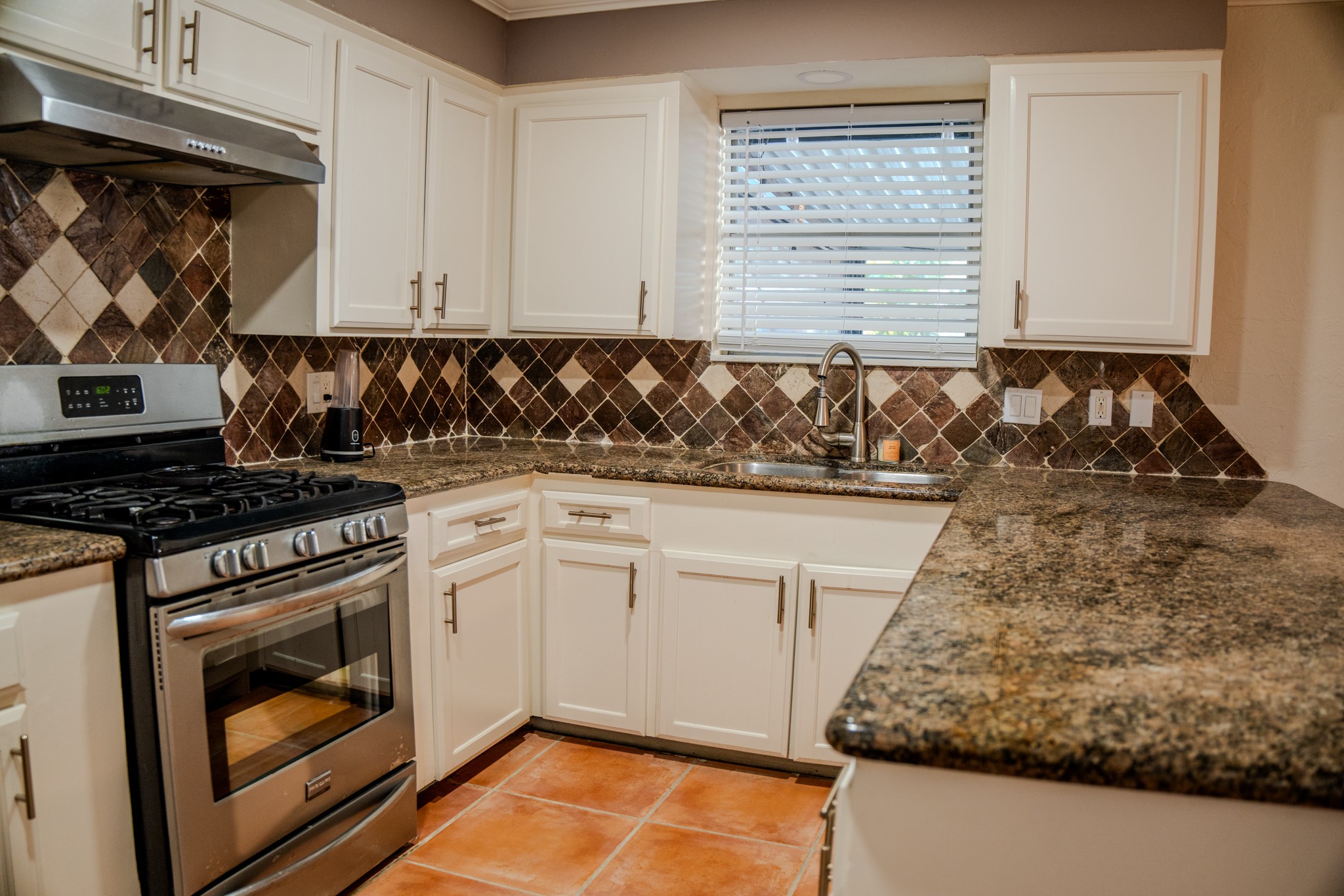 124 Bluebird Lane, Pasadena, TX 77502