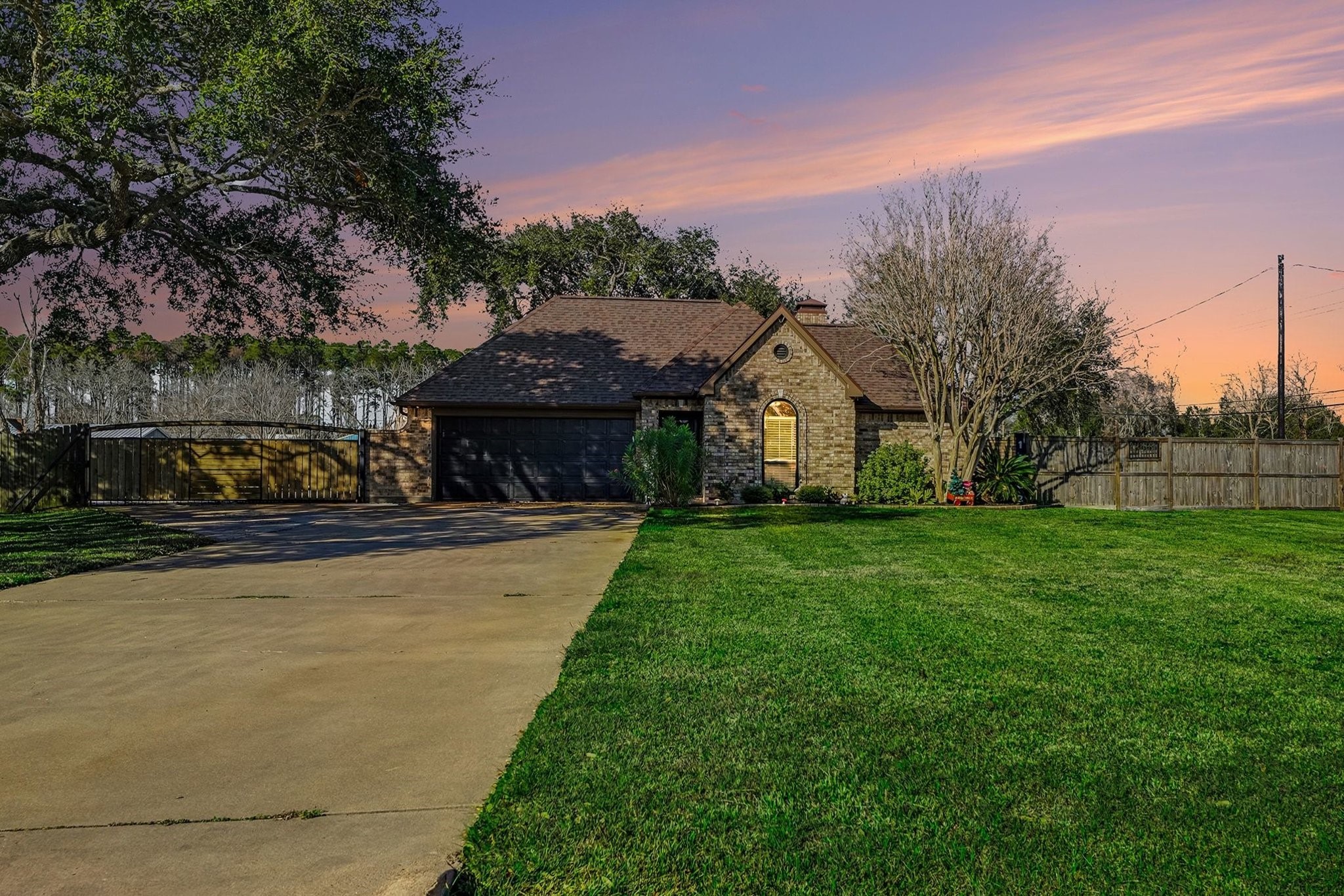 13402 Bob White Drive, Santa Fe, TX 77510
