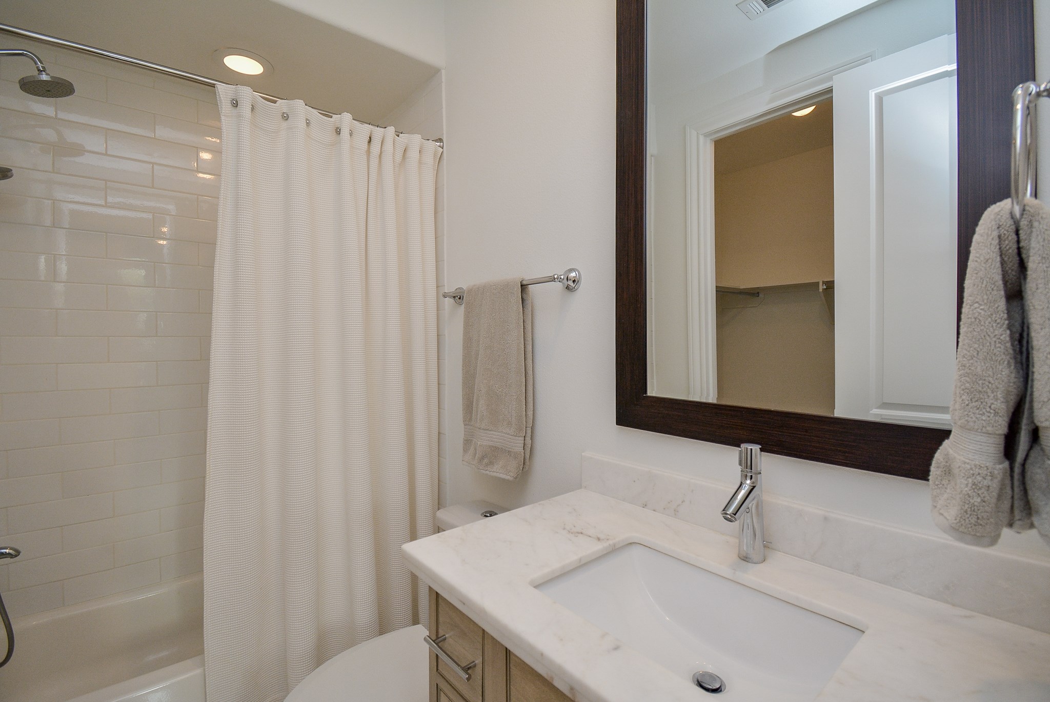 Full bath on 1st floor