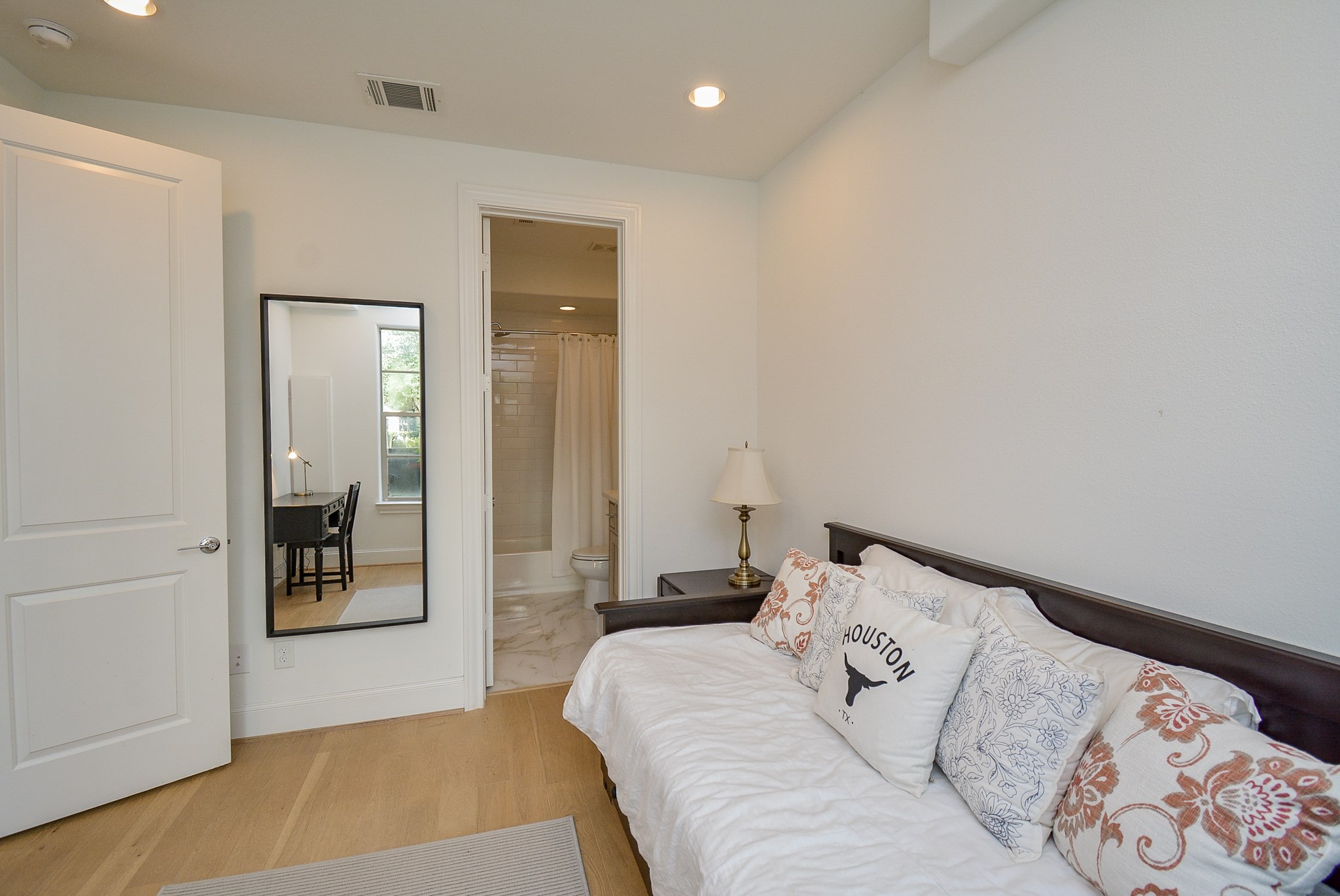 615 Nagle Street, Houston, TX 77003