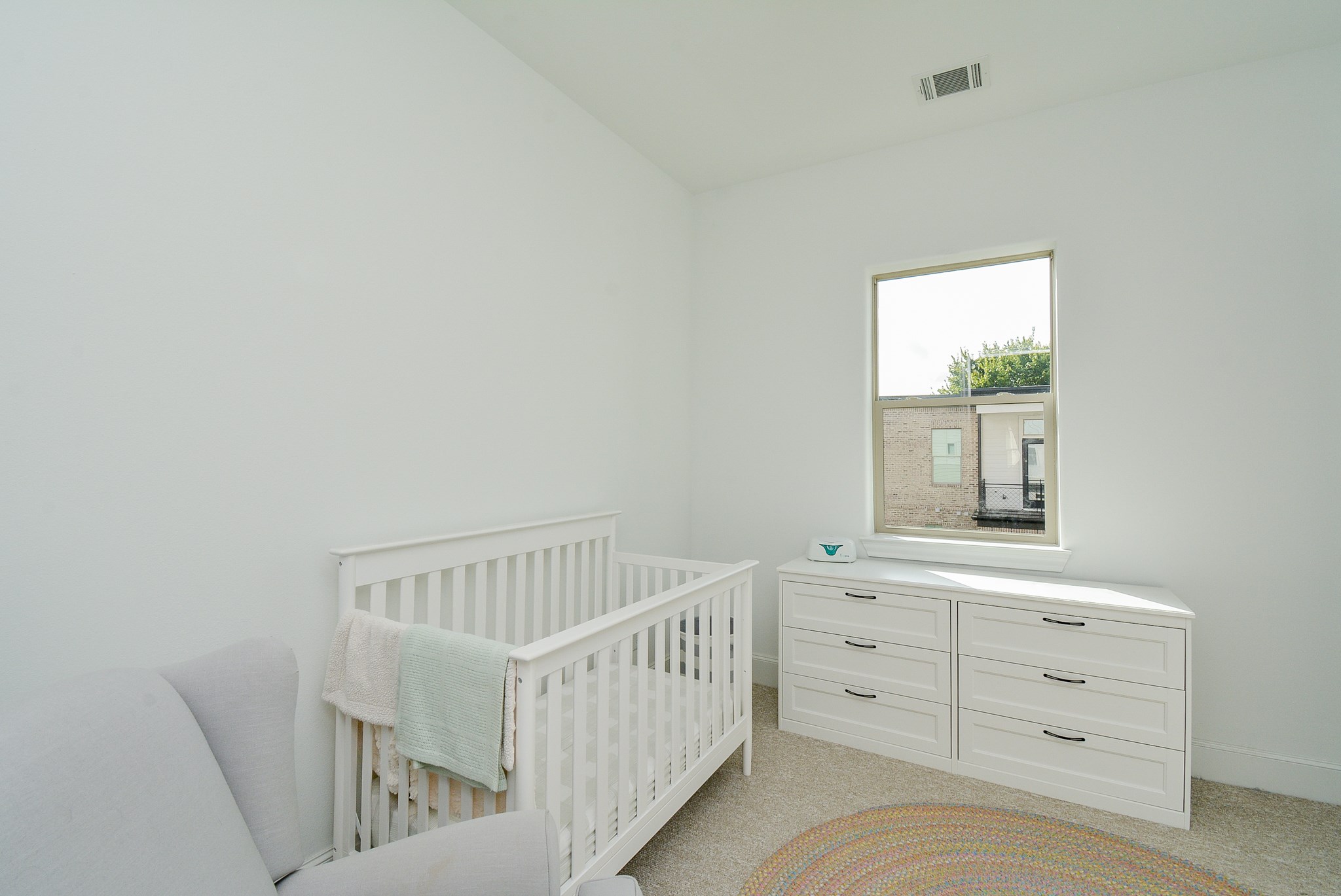 Spacious secondary rooms