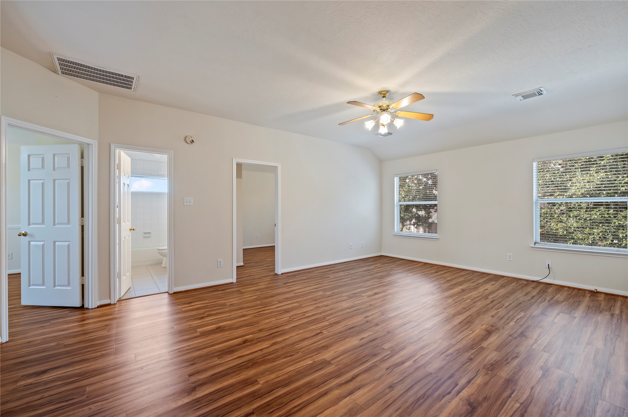 Upstairs flex space with full bathroom