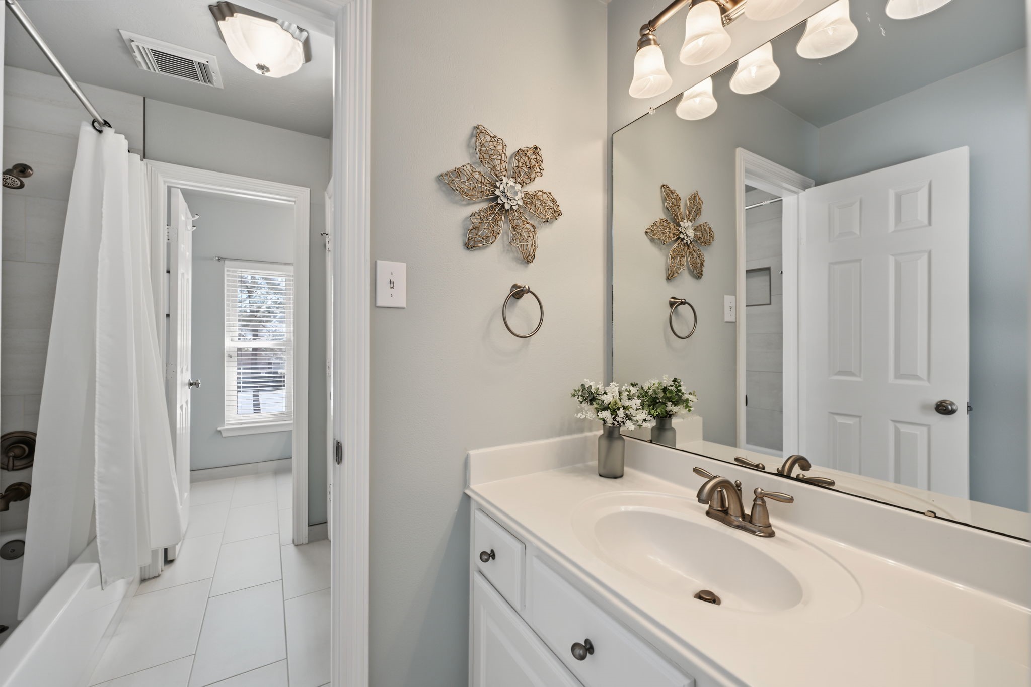 Other side of the Jack & Jill bathroom. Shower in the middle.