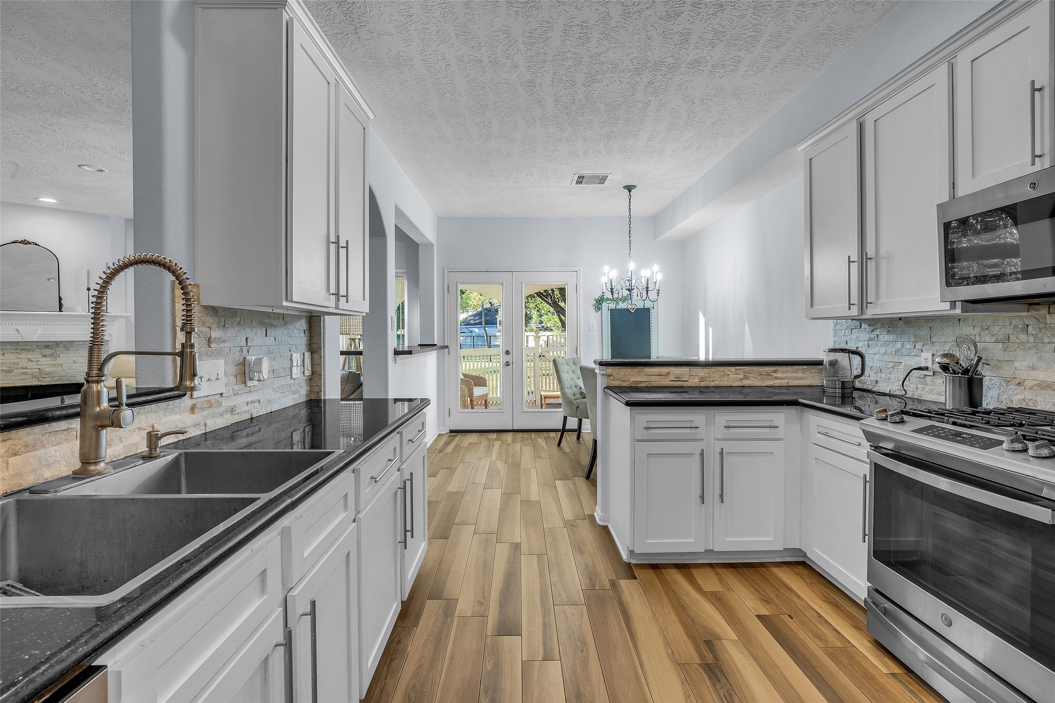 Great shot of the large kitchen.