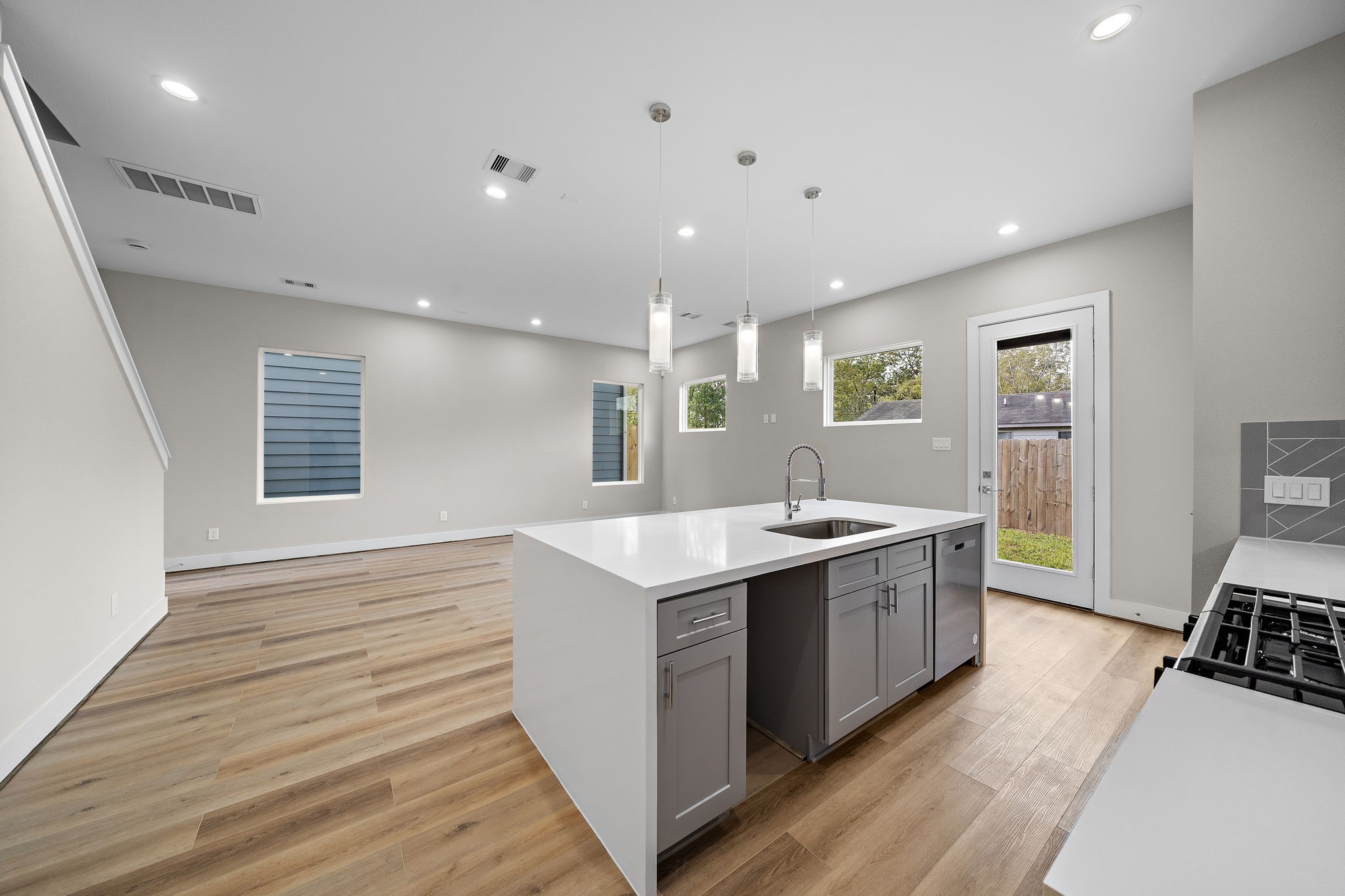 8120 Esther Acres Lane, Houston, TX 77088 8120 Esther Acres Lane, Houston, TX 77088