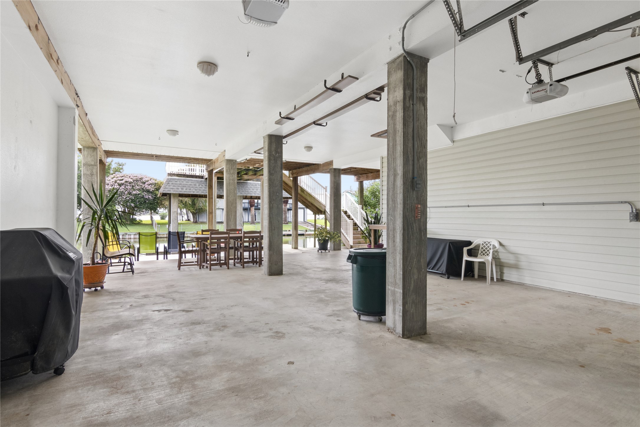 10 N Flamingo Street, La Marque, TX 77568