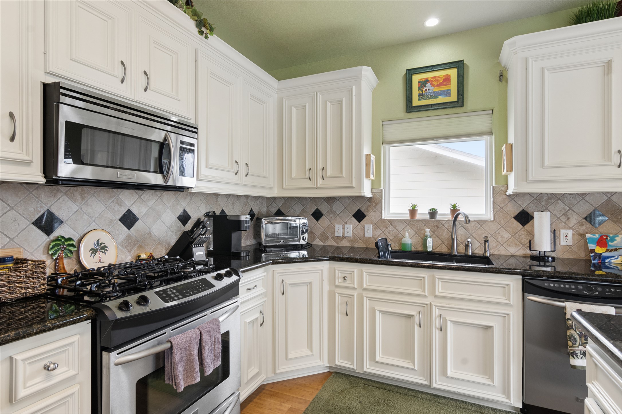 10 N Flamingo Street, La Marque, TX 77568