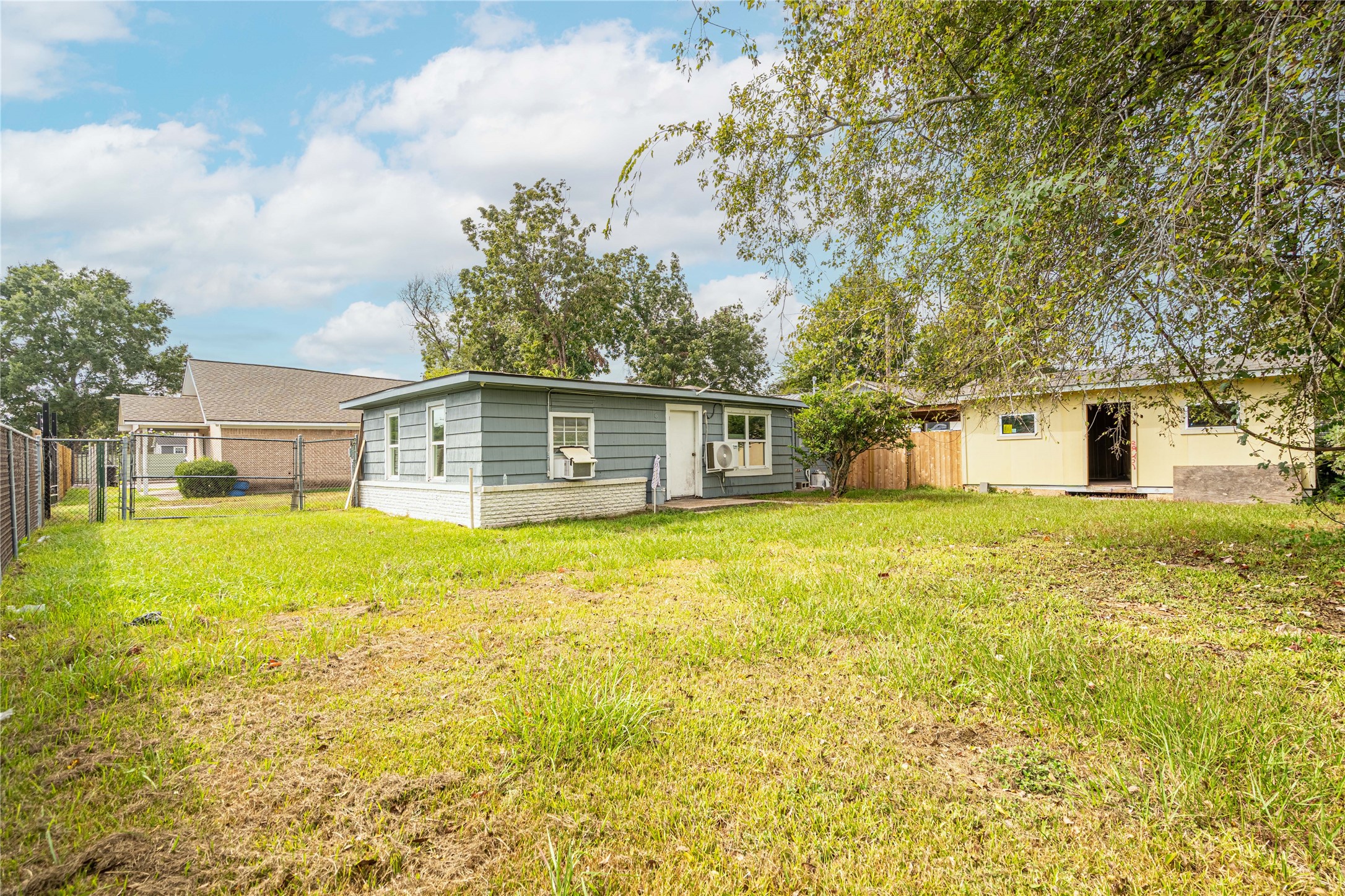 9535 Sweetwater Lane, Houston, TX 77037