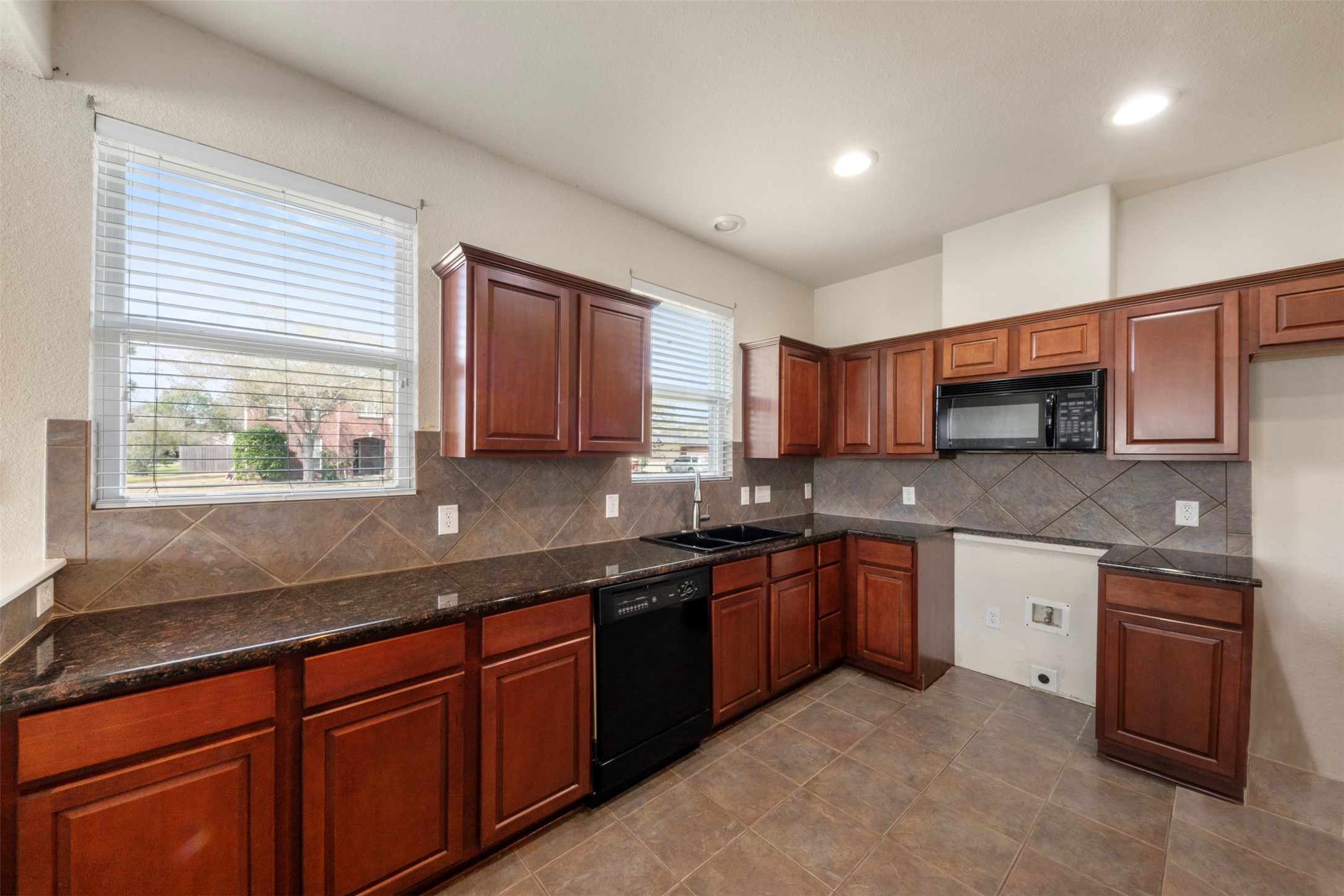 2990 Creek Falls Court, Pearland, TX 77581