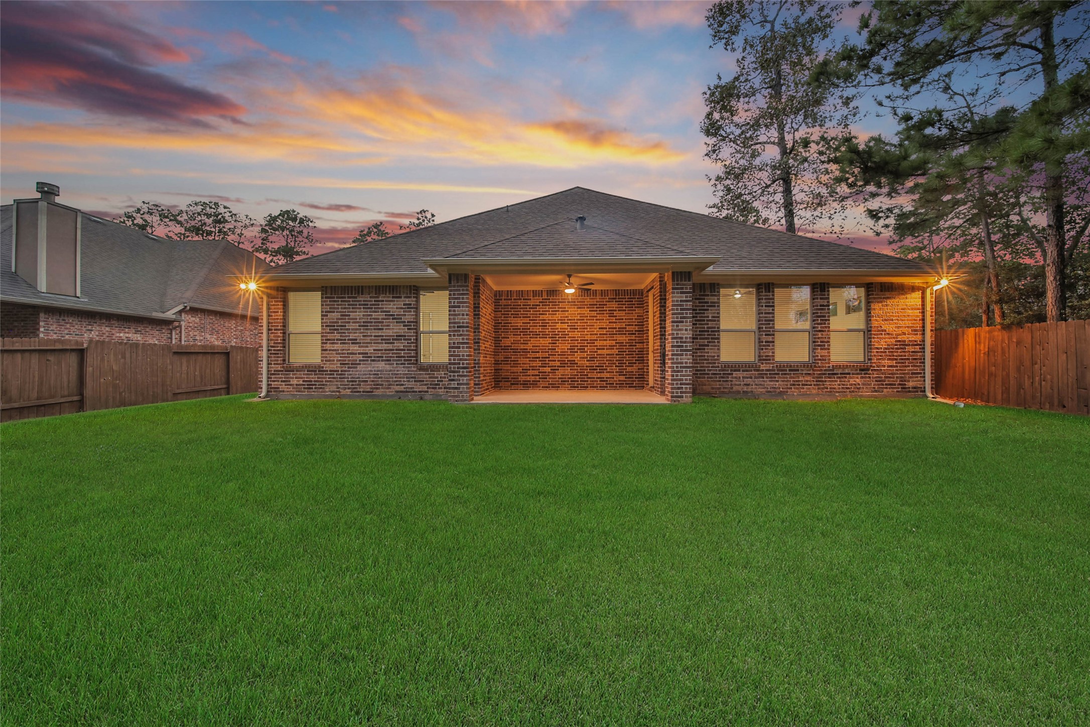 296 Dawn Brook Lane, Conroe, TX 77384