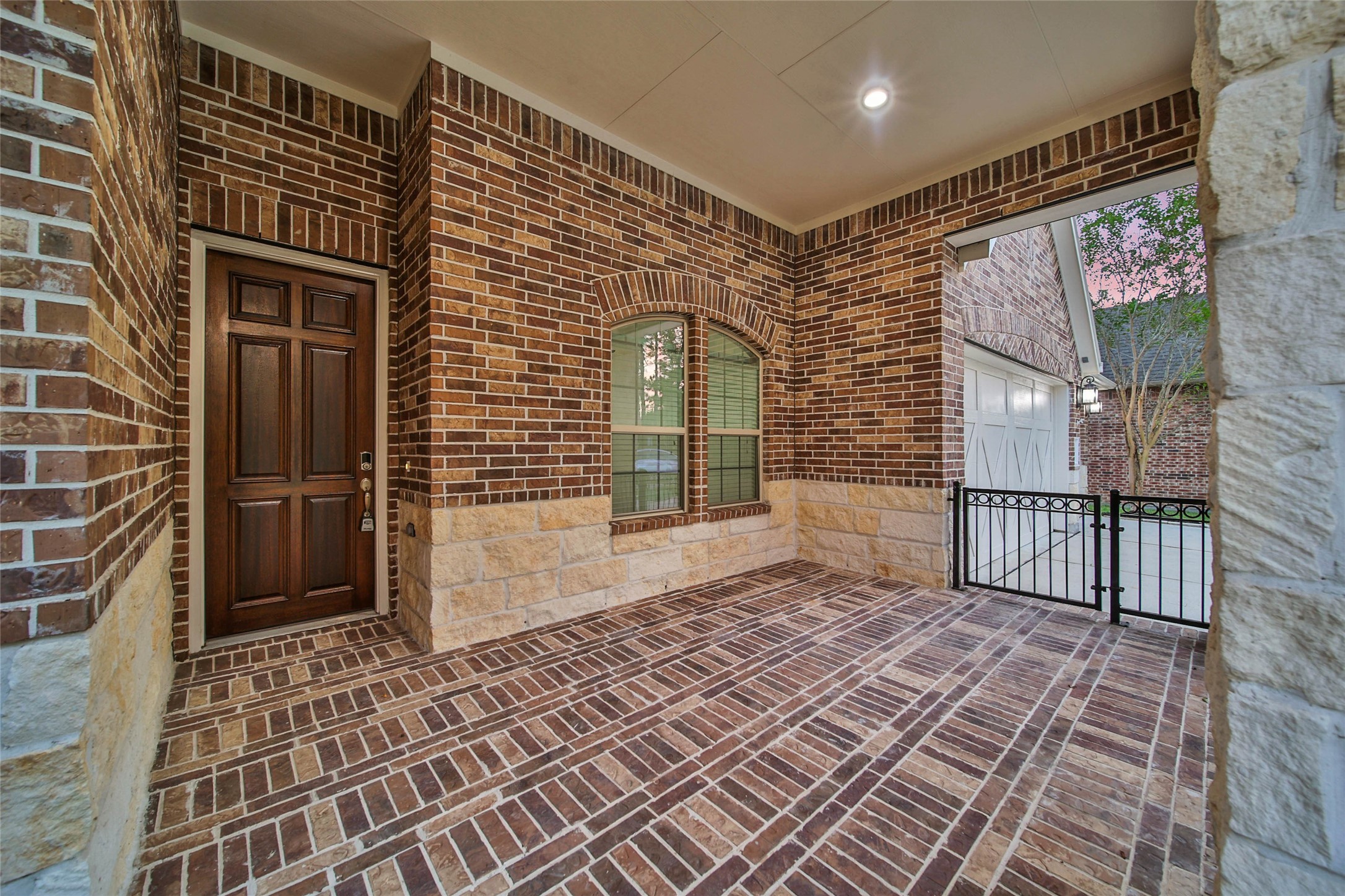 296 Dawn Brook Lane, Conroe, TX 77384