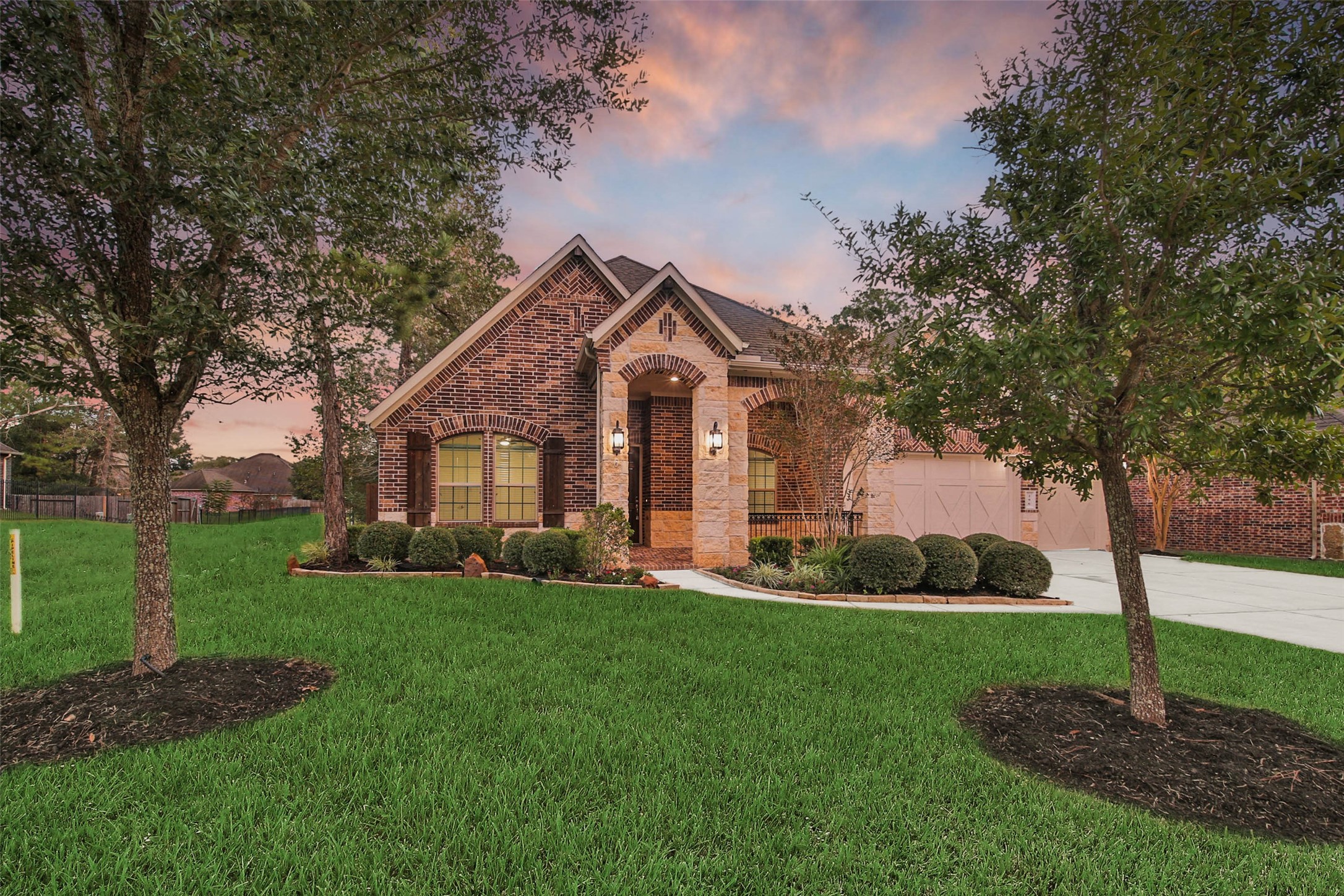 296 Dawn Brook Lane, Conroe, TX 77384