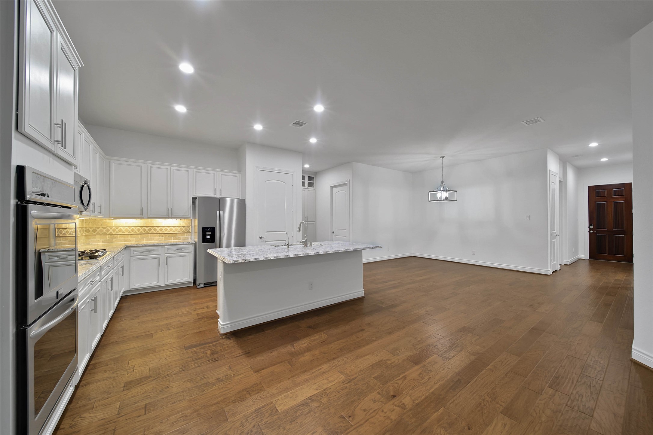 296 Dawn Brook Lane, Conroe, TX 77384