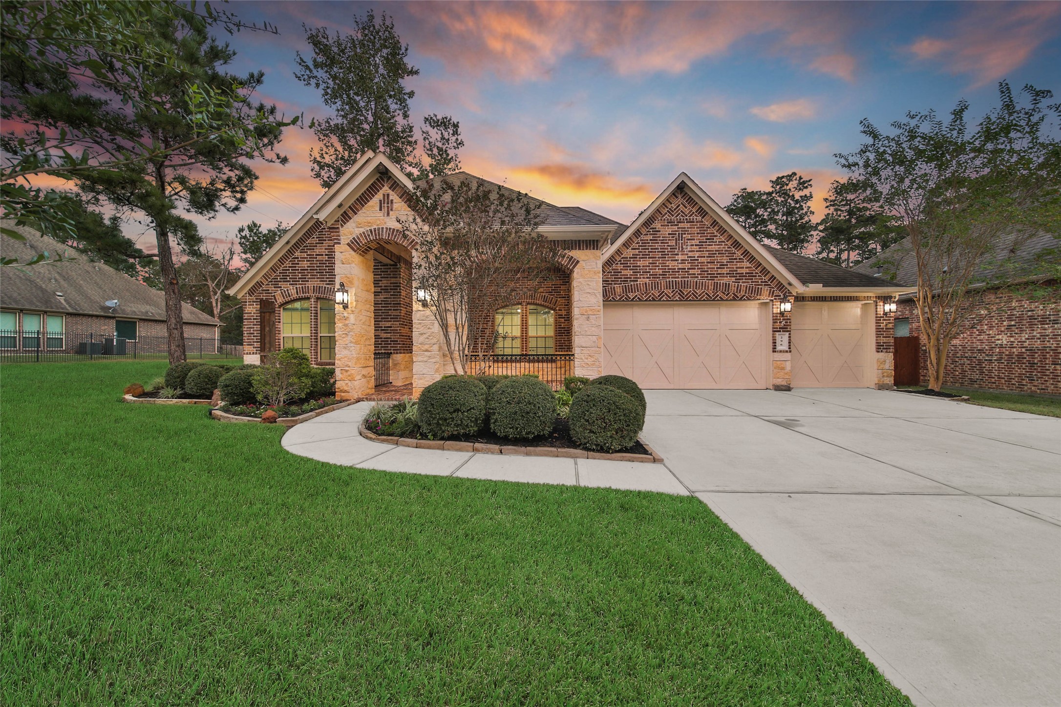 296 Dawn Brook Lane, Conroe, TX 77384