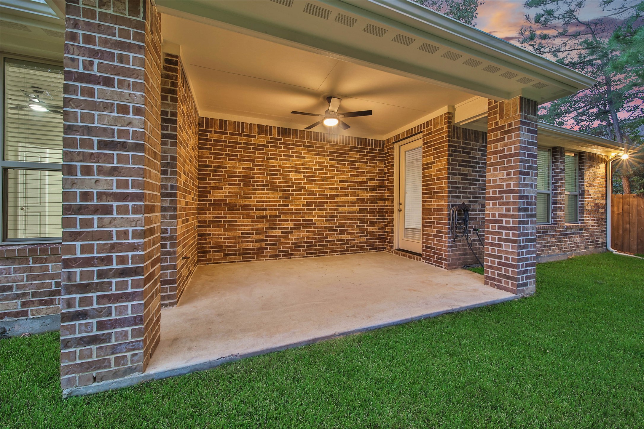 296 Dawn Brook Lane, Conroe, TX 77384