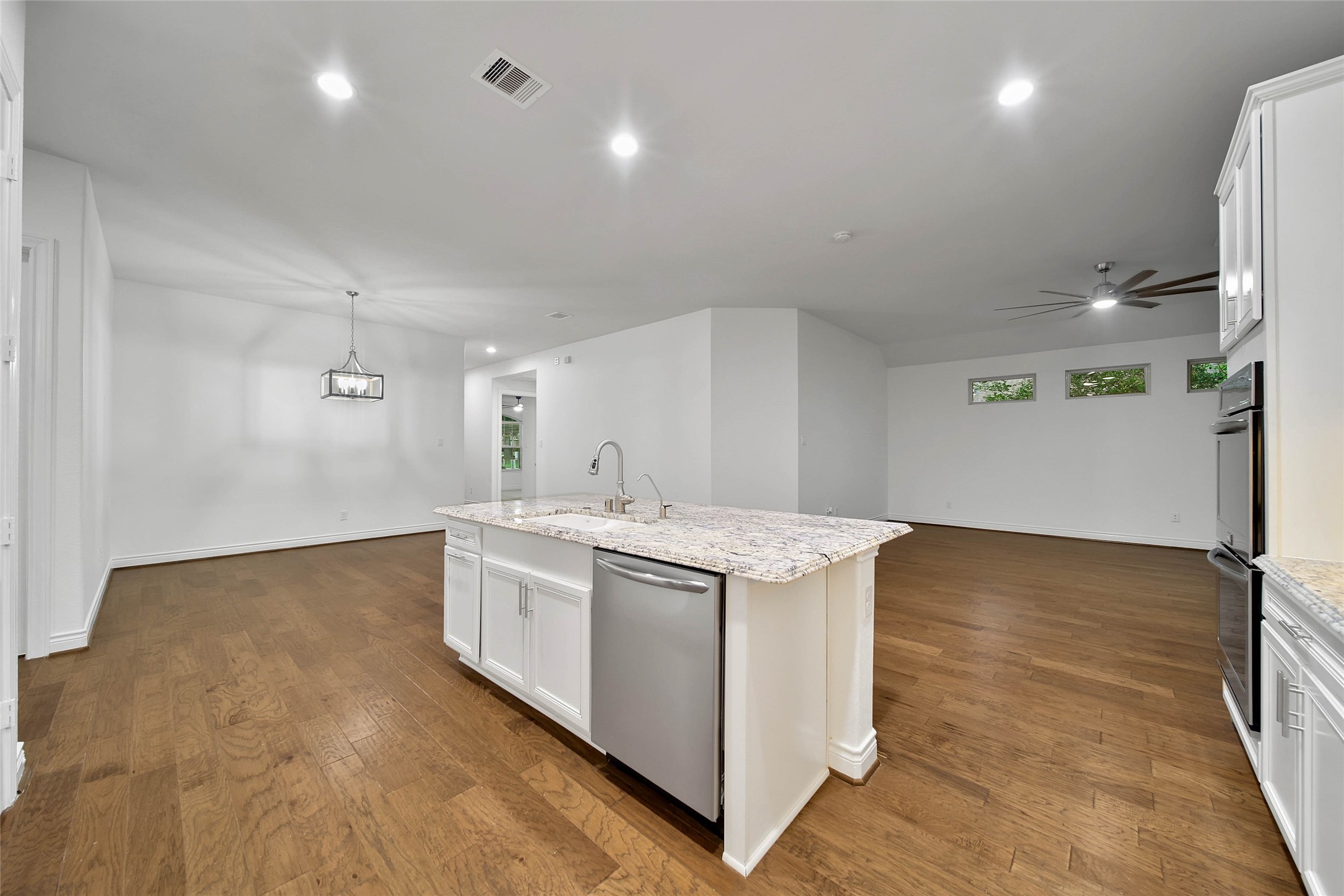 296 Dawn Brook Lane, Conroe, TX 77384