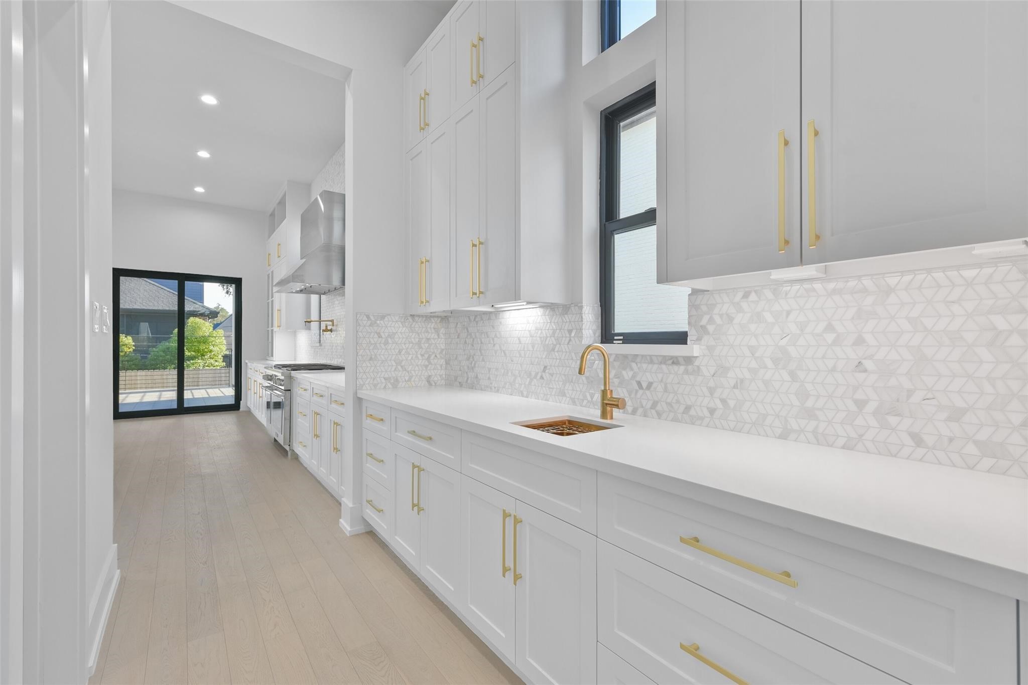 Butler's pantry in a previous homme built by Yuva Homes.
